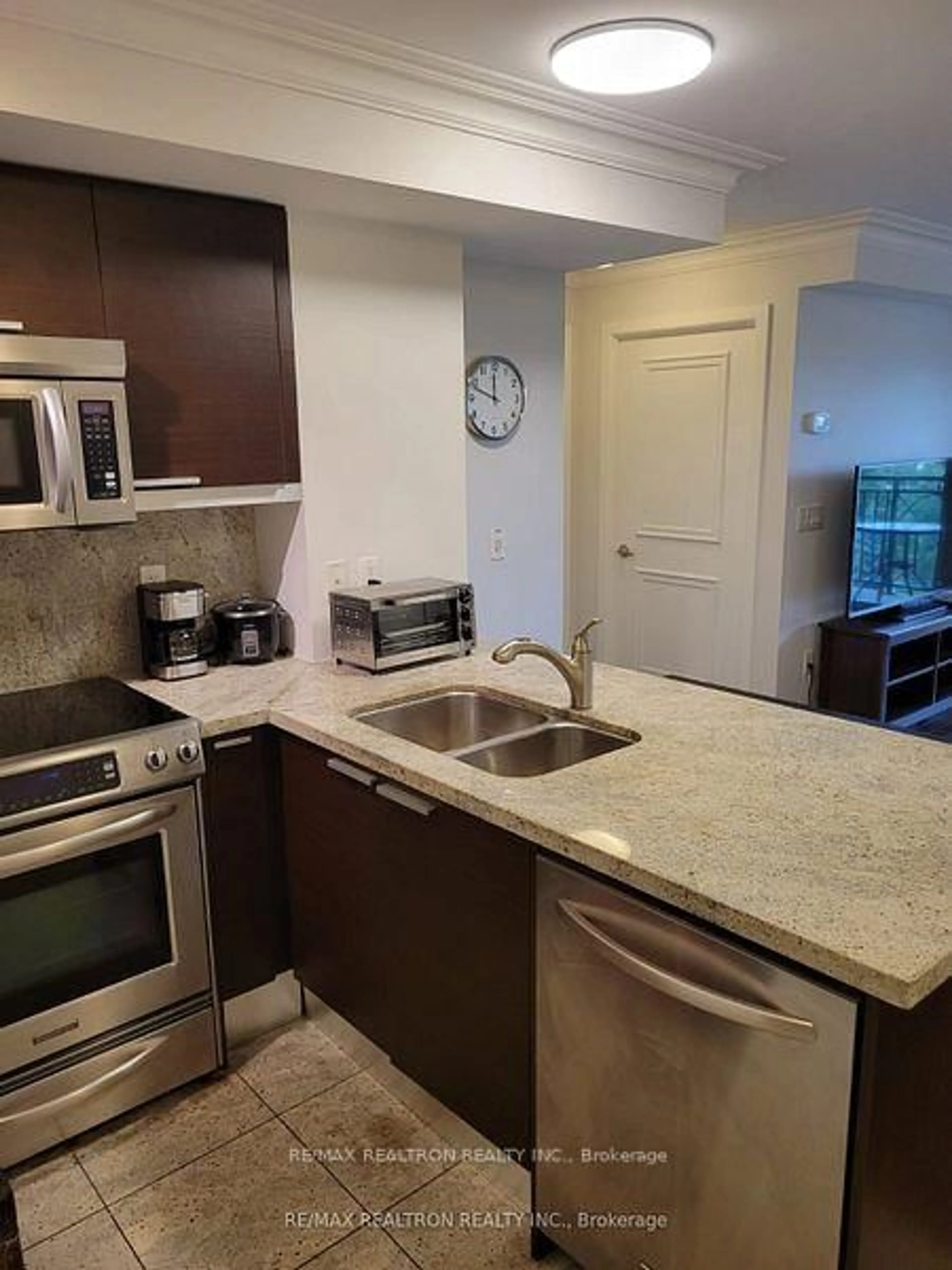Standard kitchen, unknown for 650 Sheppard Ave #401, Toronto Ontario M2K 3E4