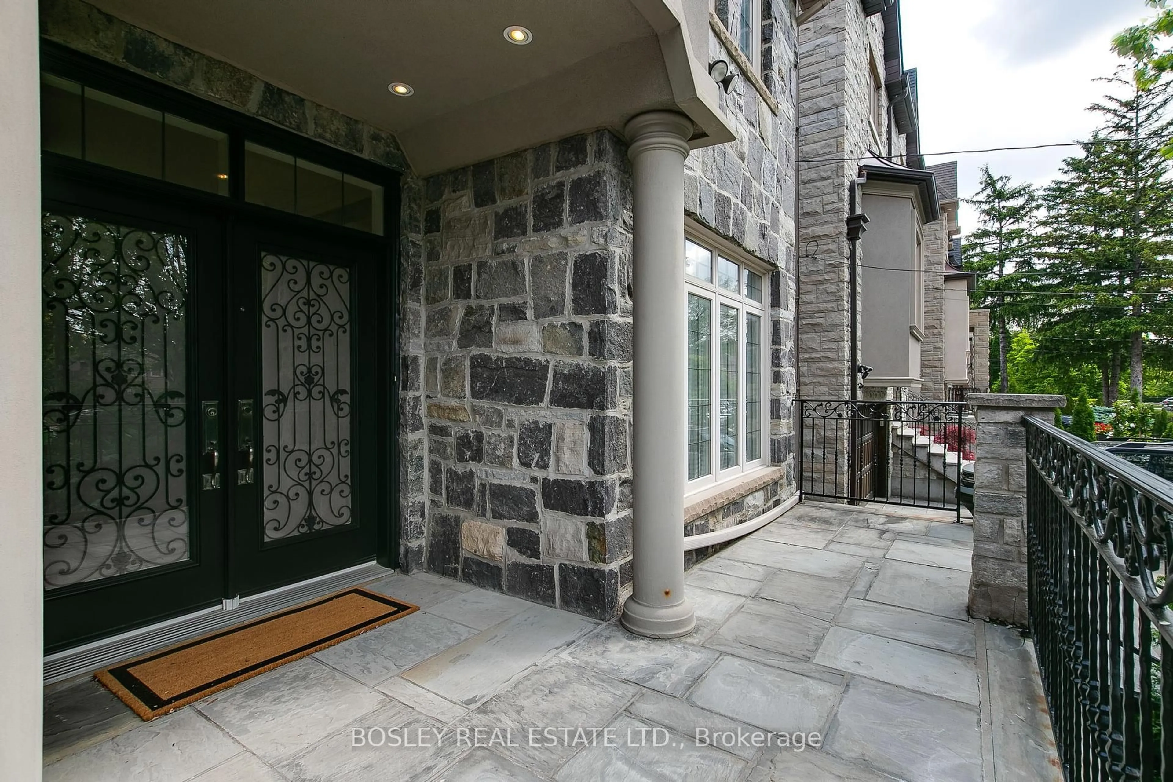 Unknown for 256 Haddington Ave, Toronto Ontario M5M 2P9