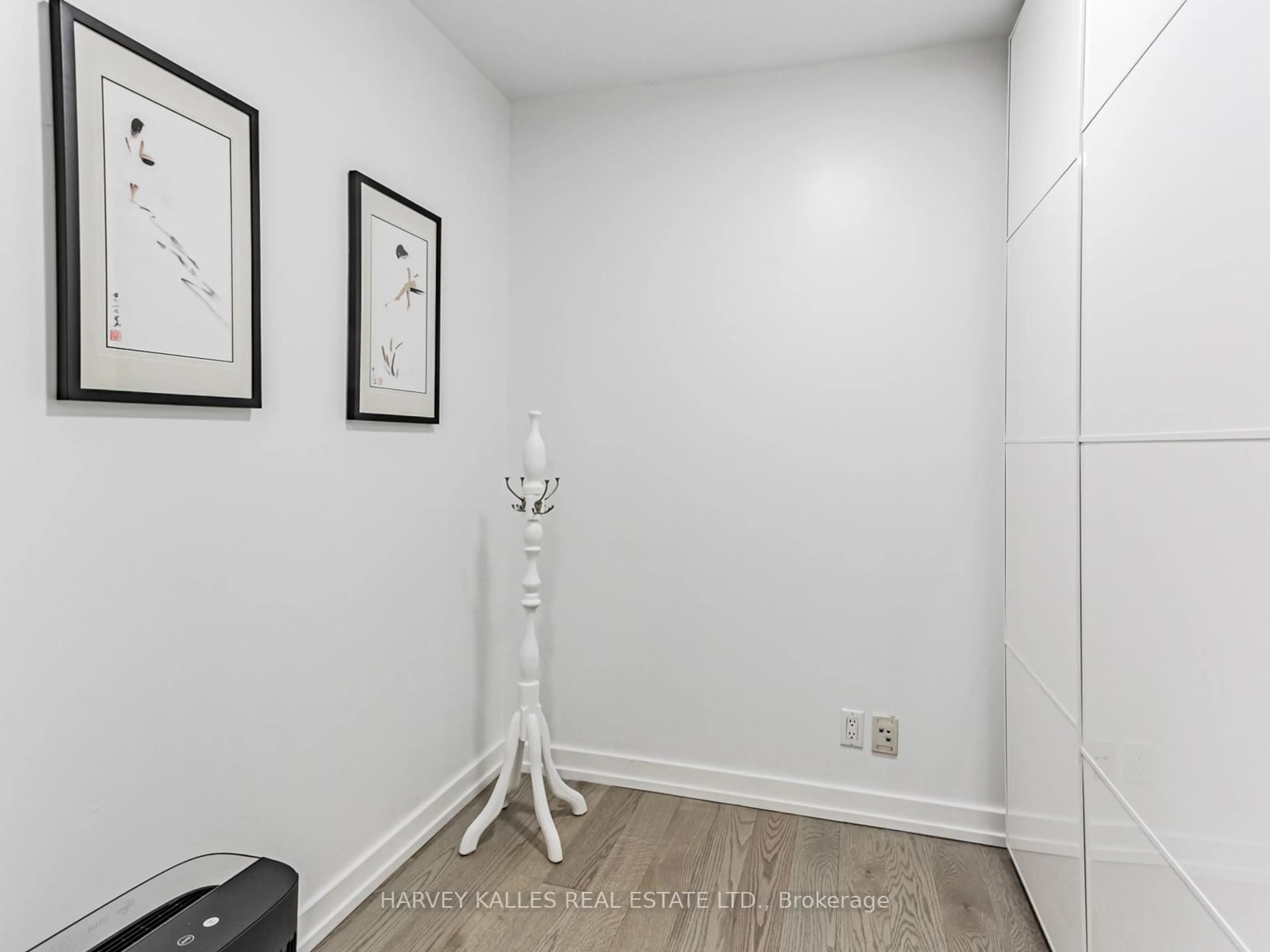 Unknown for 381 Front St #1810, Toronto Ontario M5V 3R8