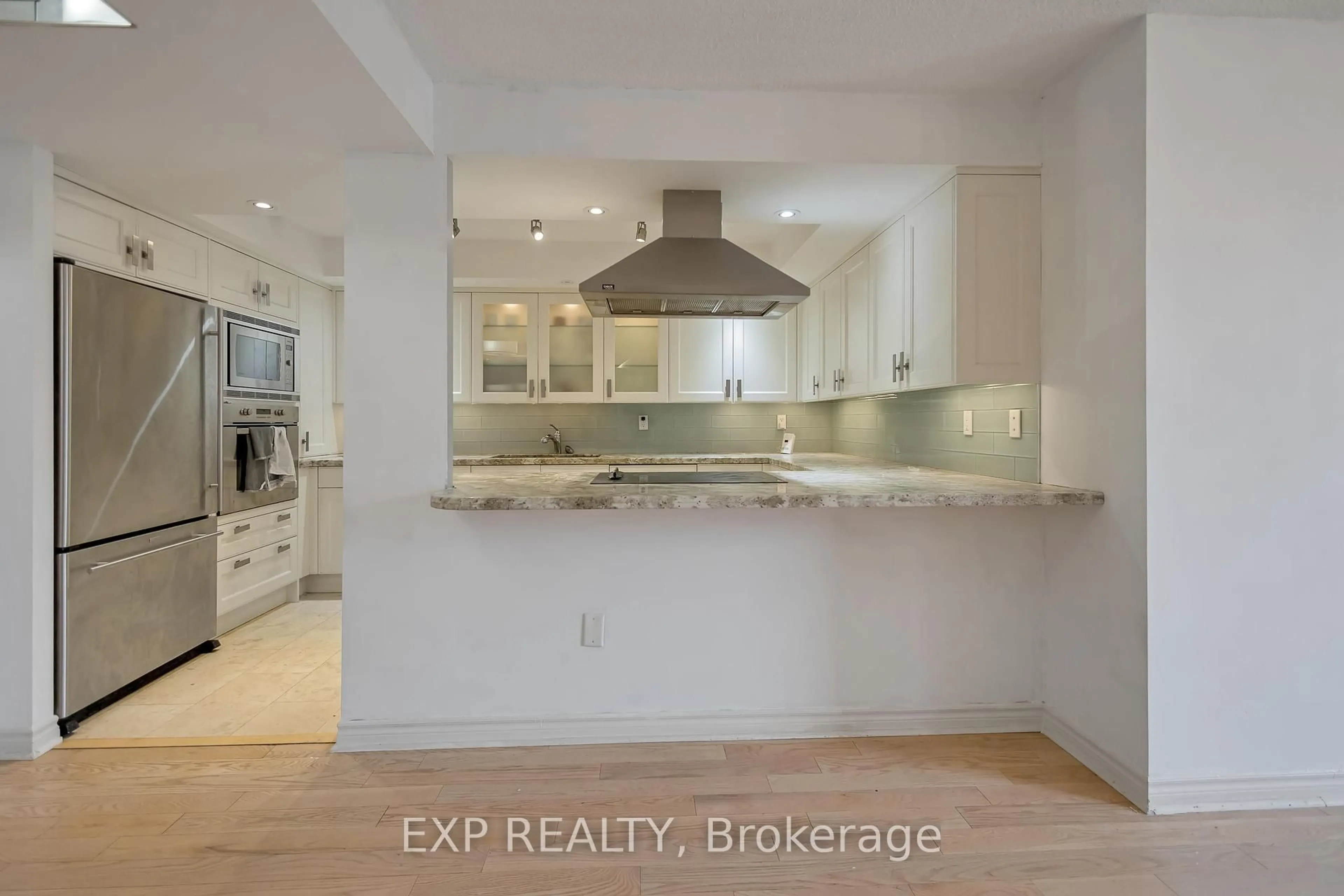 Open concept kitchen, ceramic/tile floor for 900 Yonge St #601, Toronto Ontario M4W 3P5