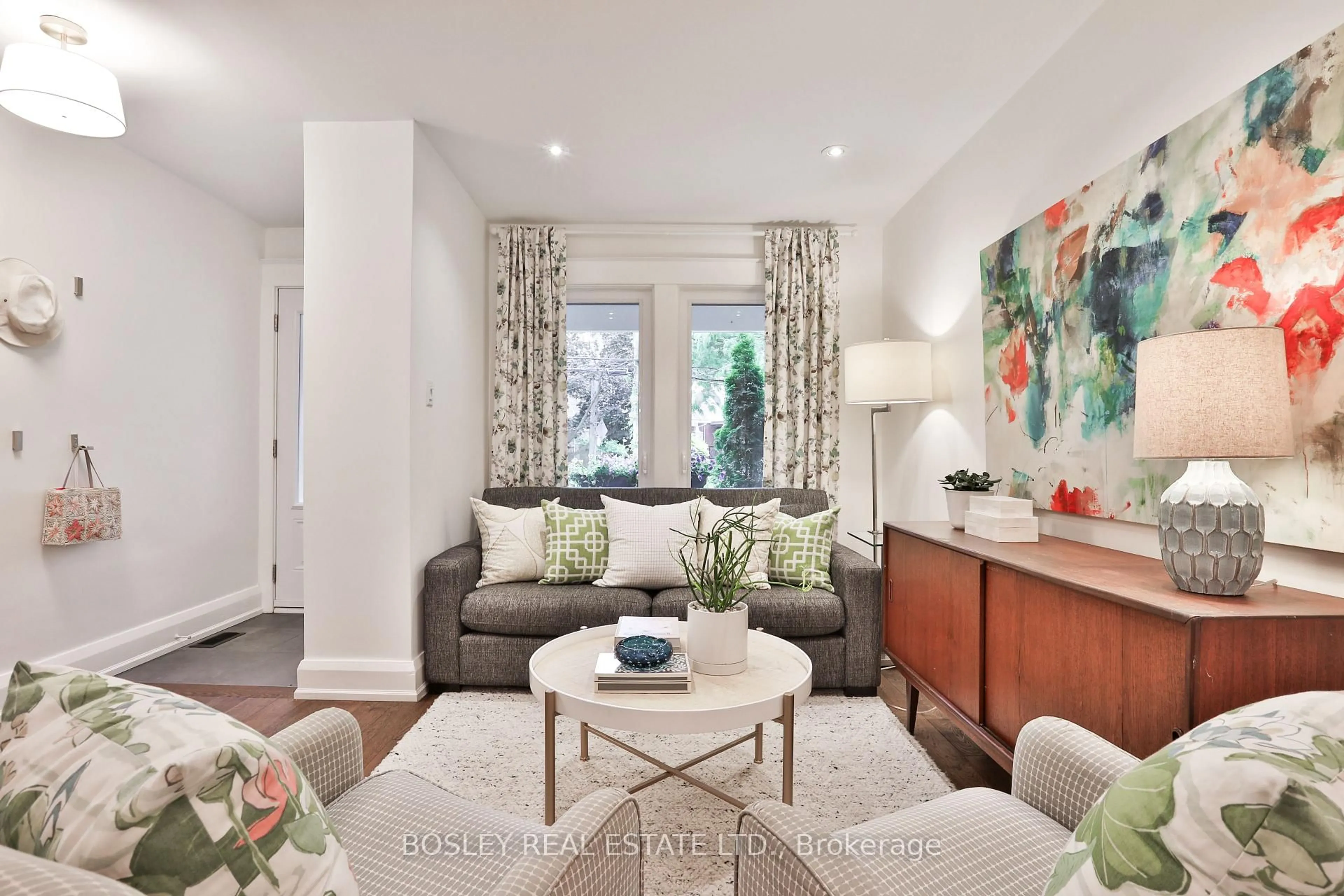 Living room with furniture, unknown for 69 Forman Ave, Toronto Ontario M4S 2R4