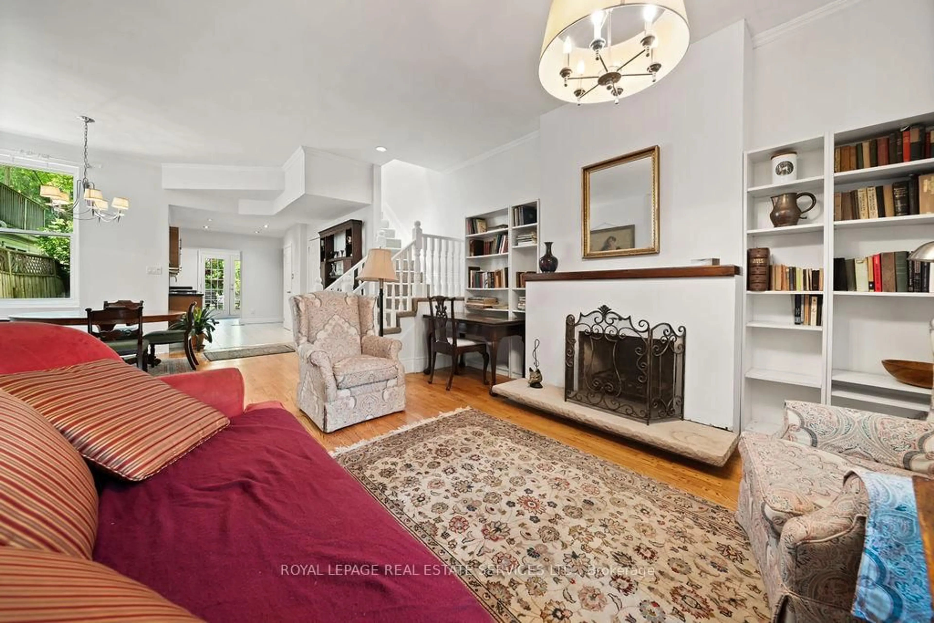 Living room with furniture, unknown for 206 Berkeley St, Toronto Ontario M5A 2X4