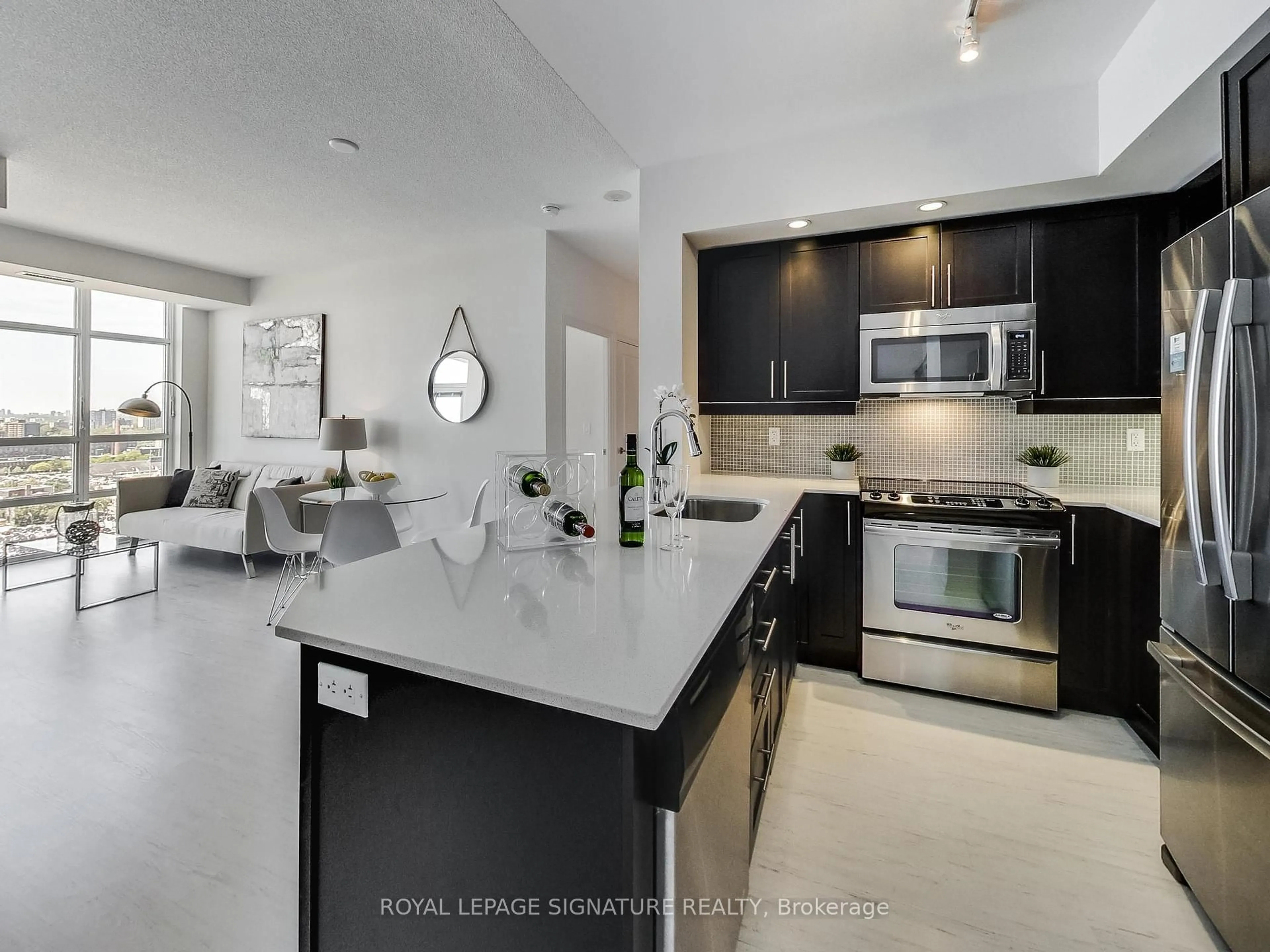 Open concept kitchen, ceramic/tile floor for 85 East Liberty St #2101, Toronto Ontario M6K 3R4