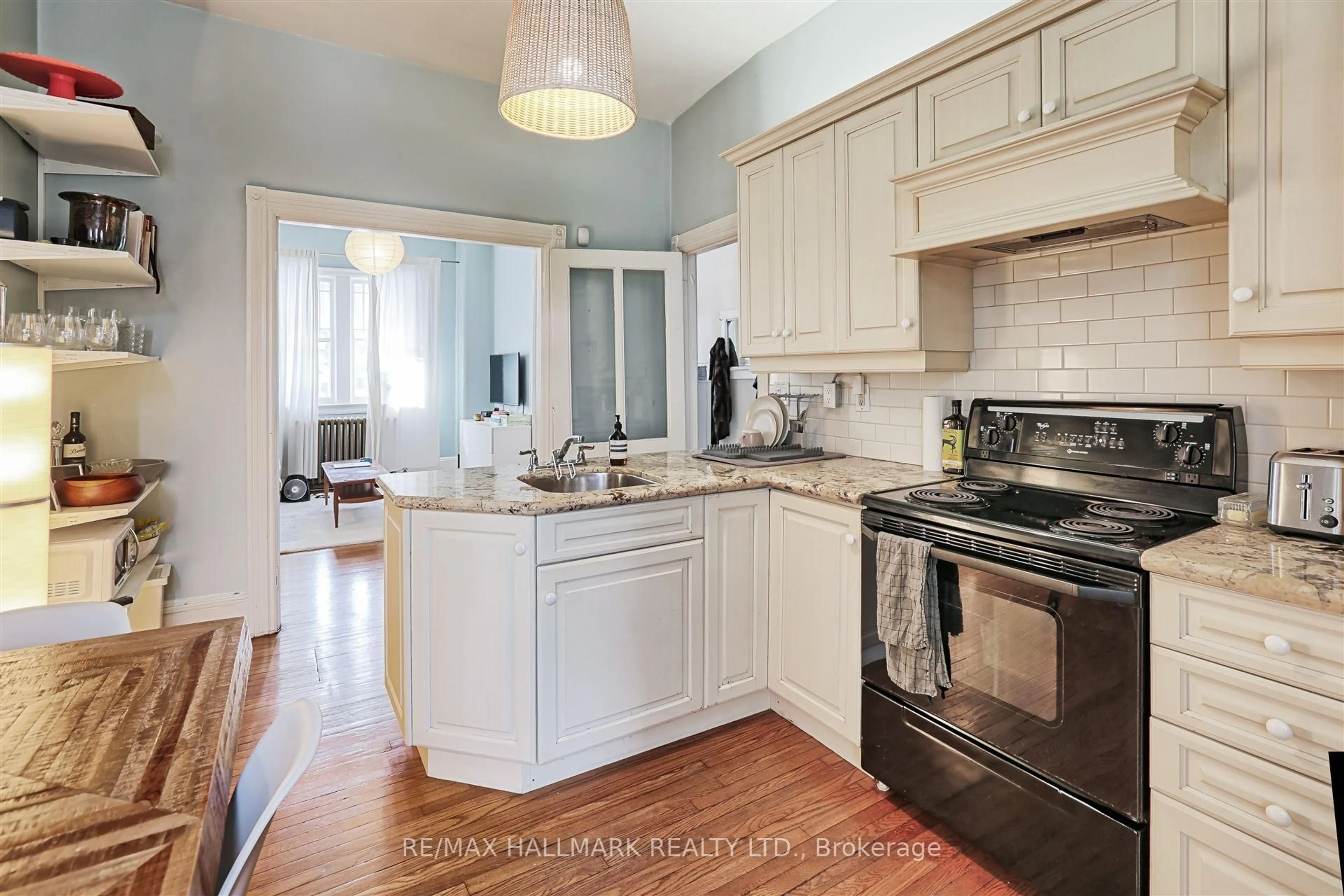 Open concept kitchen, unknown for 155 Major St, Toronto Ontario M5S 2K9