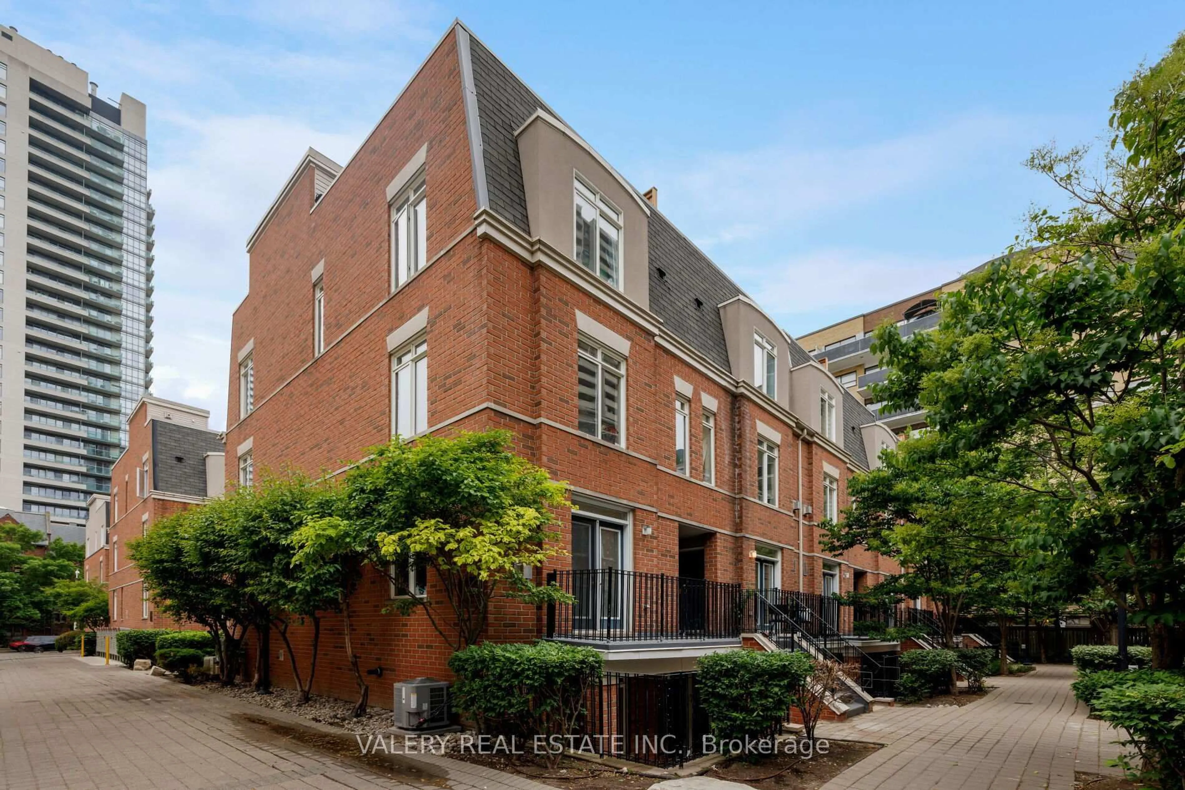 Home with brick exterior material, street for 415 Jarvis St #226, Toronto Ontario M4Y 3C1