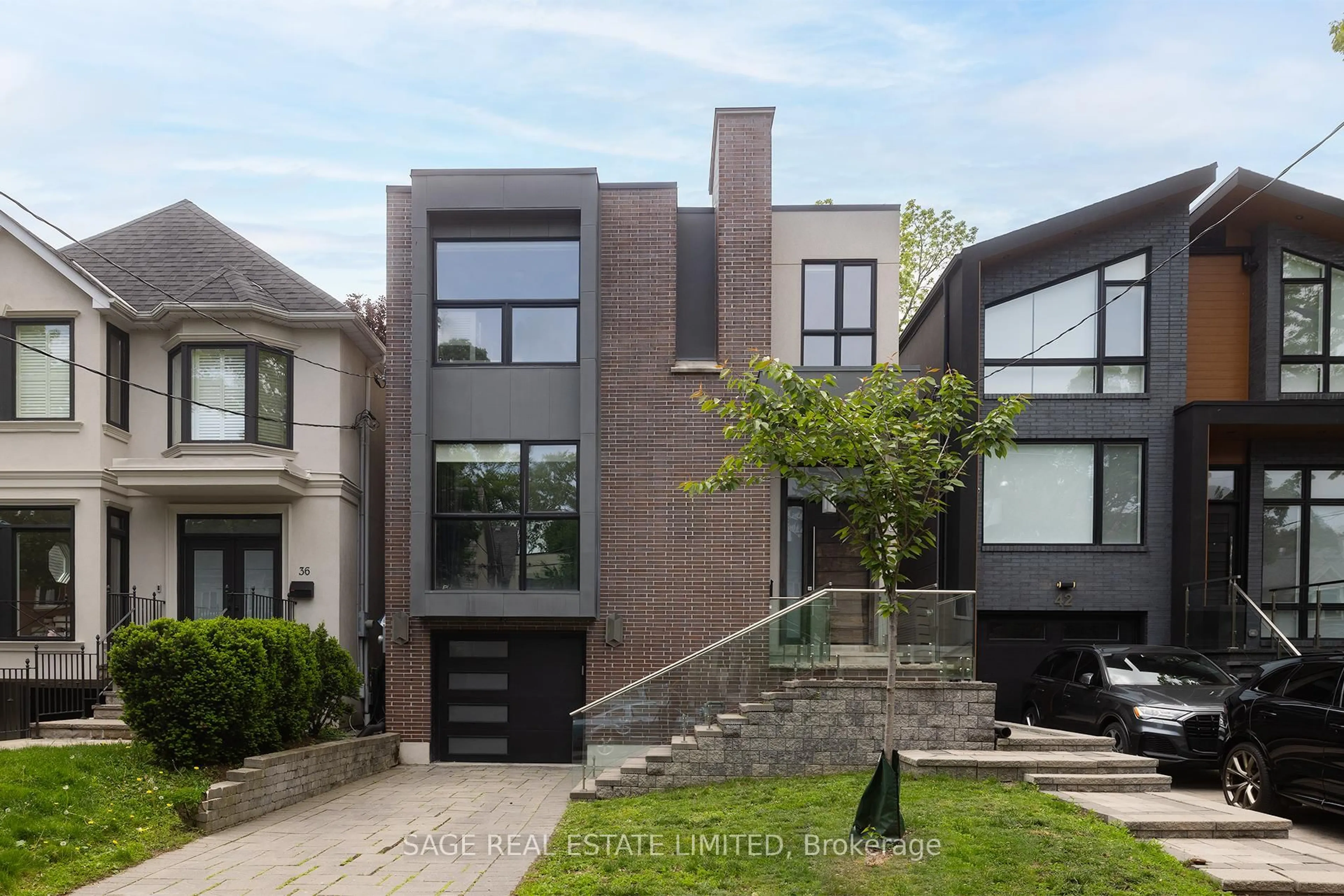 Home with brick exterior material, street for 40 Hoyle Ave, Toronto Ontario M4S 2X6