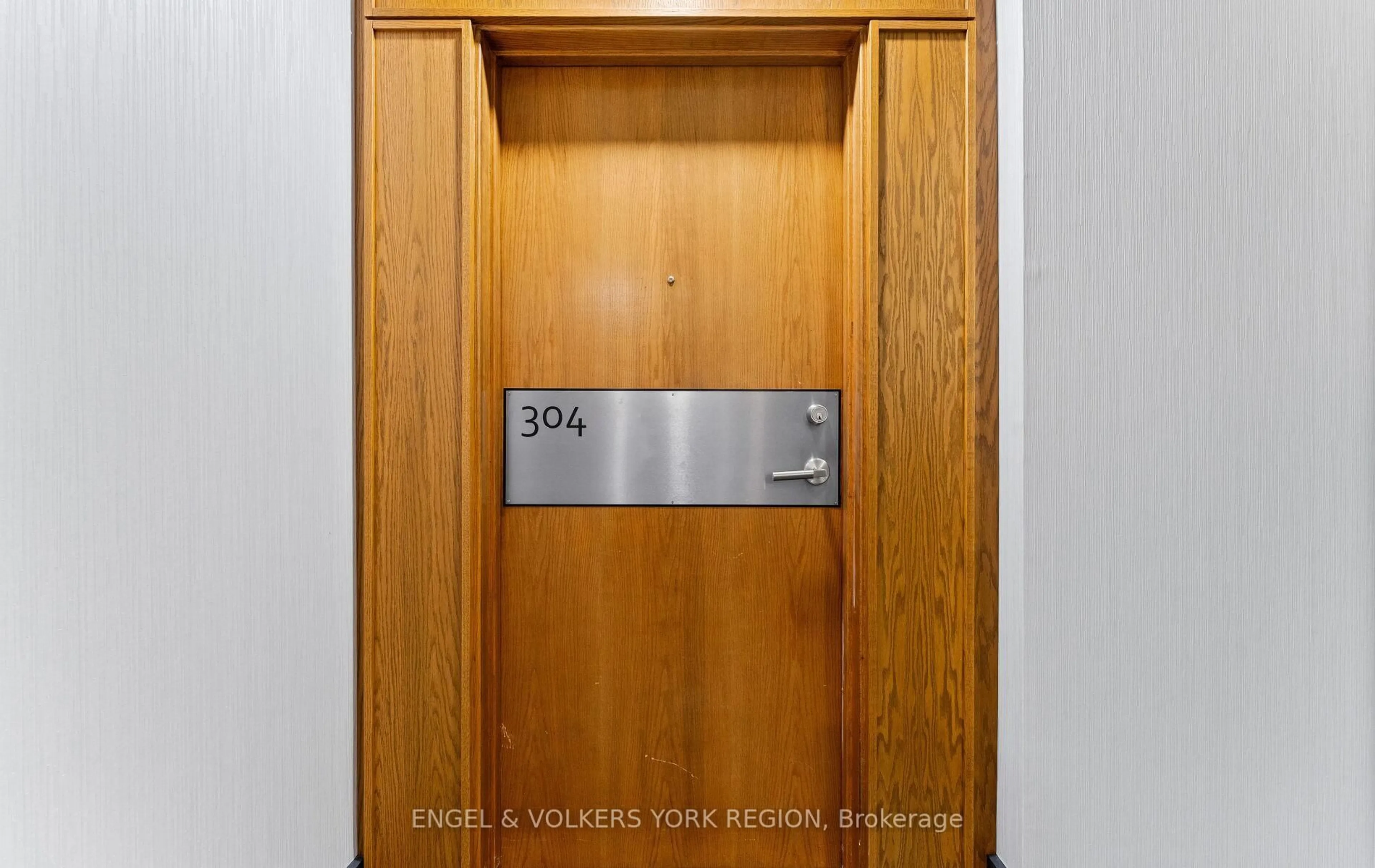 Indoor foyer for 195 Wynford Dr #304, Toronto Ontario M3C 3P3