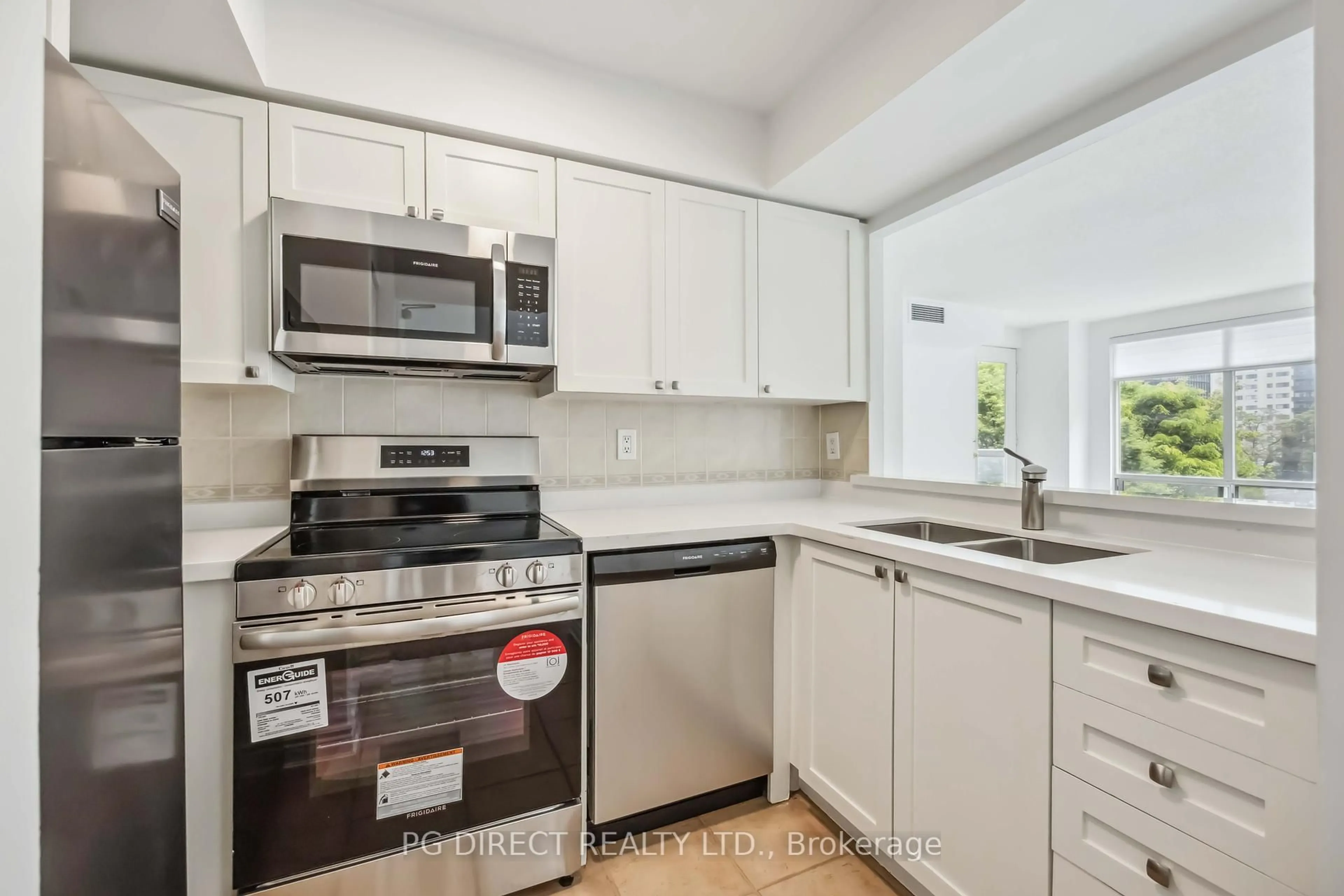 Standard kitchen, unknown for 99 Hayden St #309, Toronto Ontario M4Y 3B4
