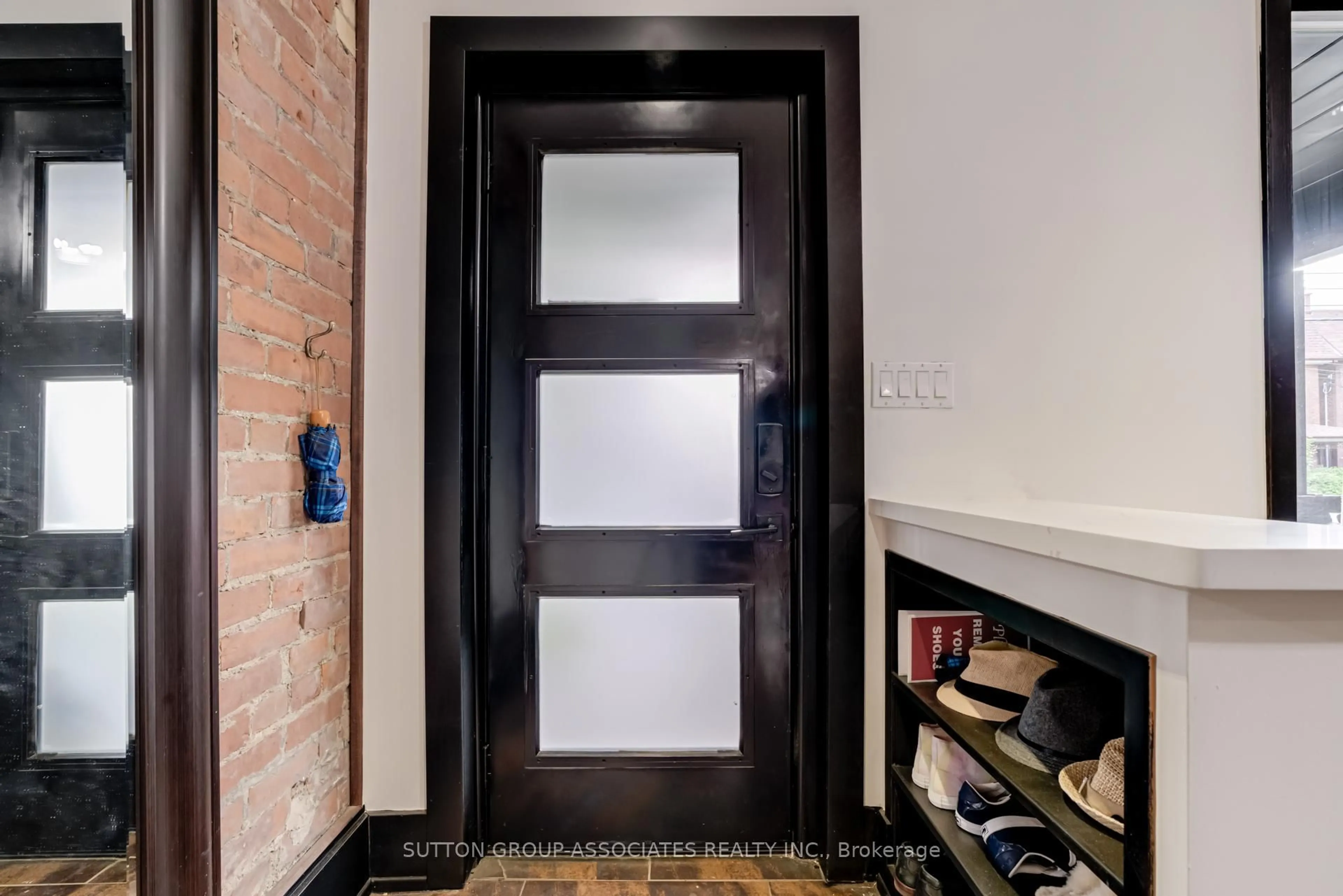 Indoor entryway for 683 Manning Ave, Toronto Ontario M6G 2W3