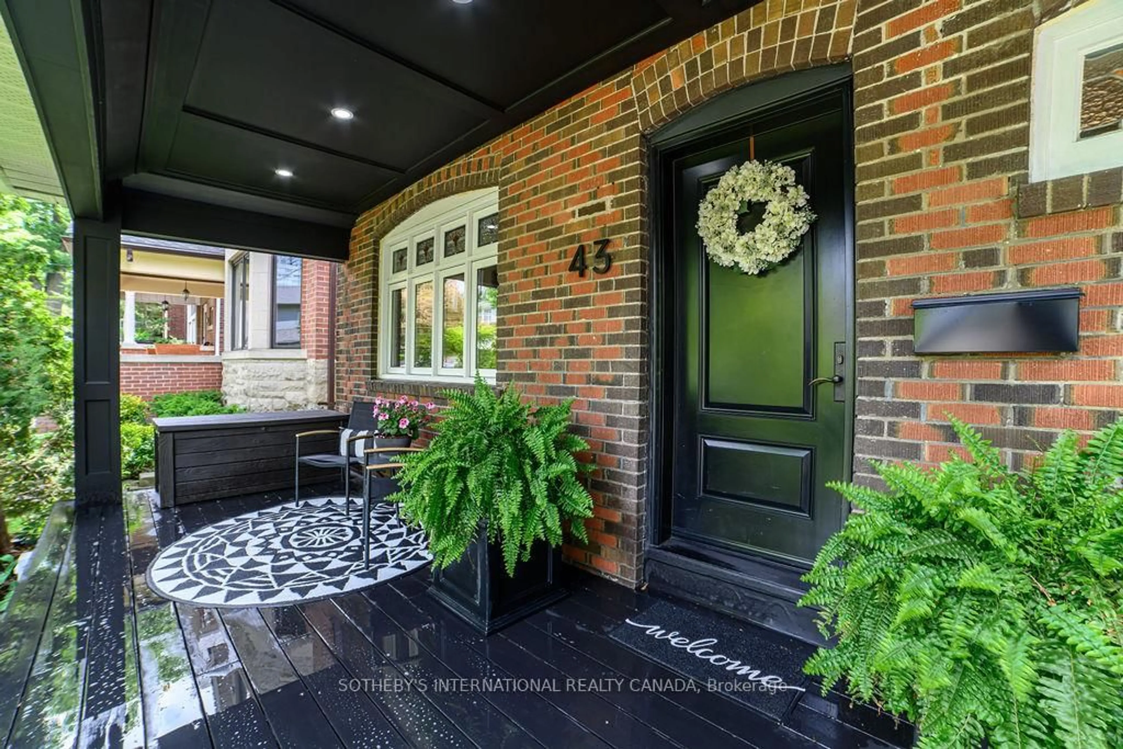 Indoor entryway for 43 Manor Rd, Toronto Ontario M4S 1P9