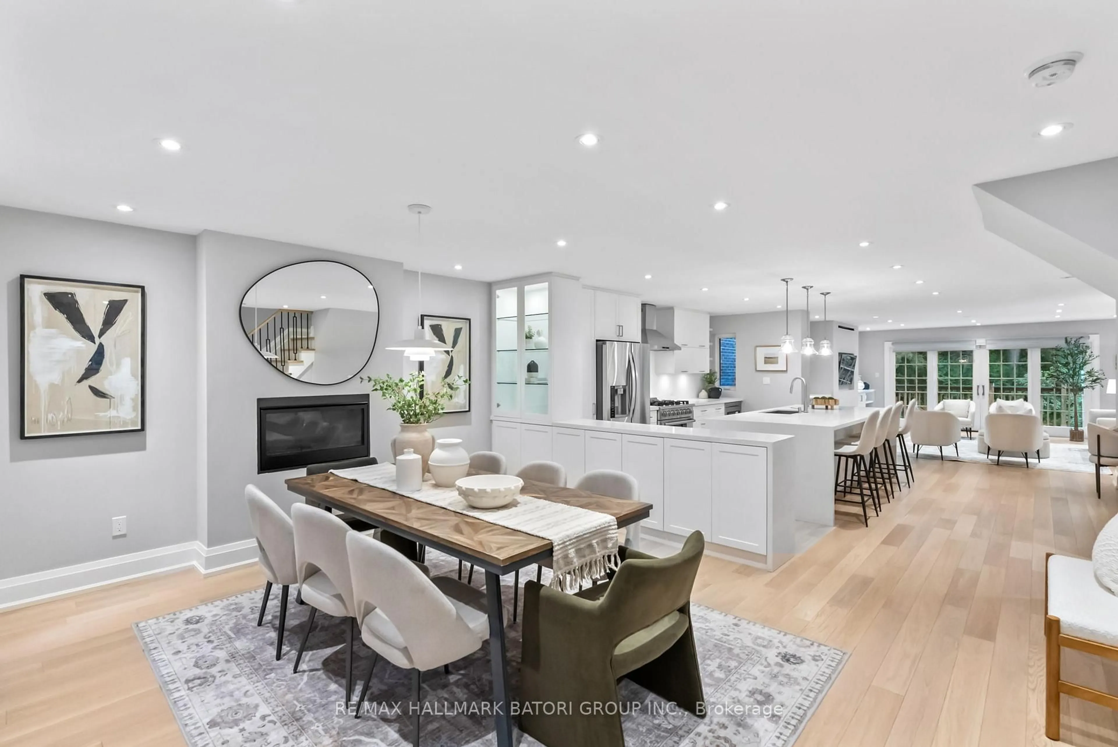 Open concept kitchen, unknown for 139 Eastbourne Ave, Toronto Ontario M5P 2G5