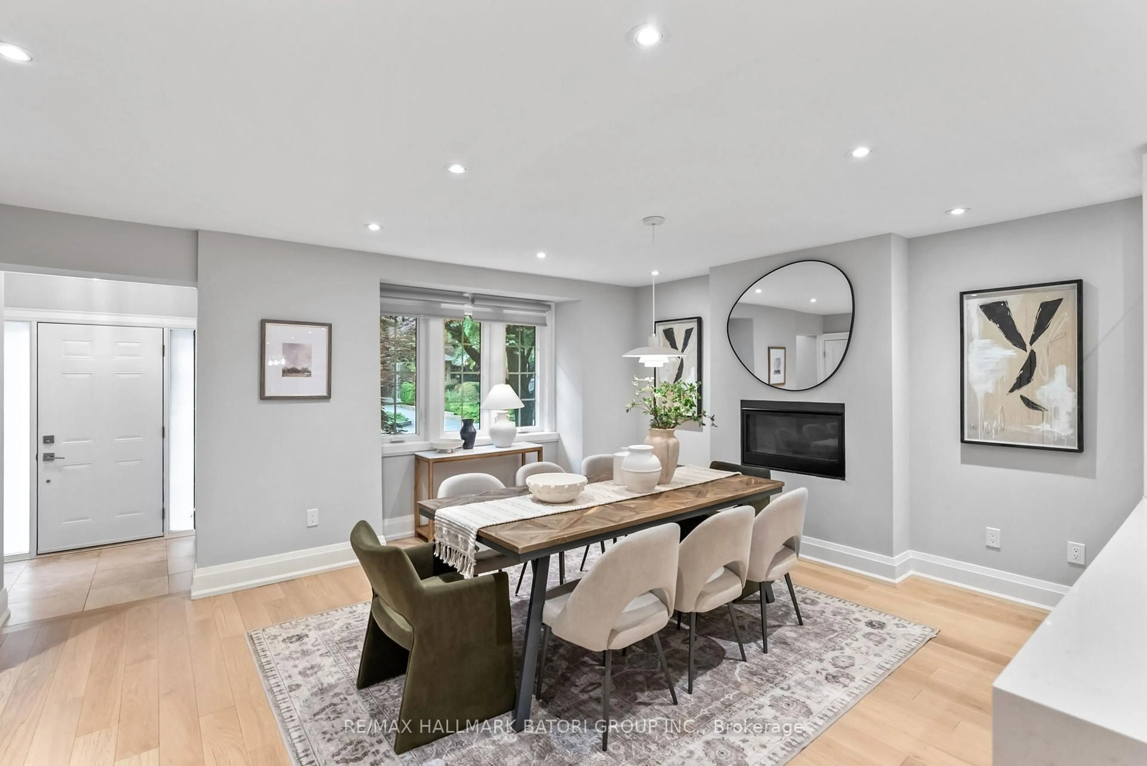 Dining room, unknown for 139 Eastbourne Ave, Toronto Ontario M5P 2G5