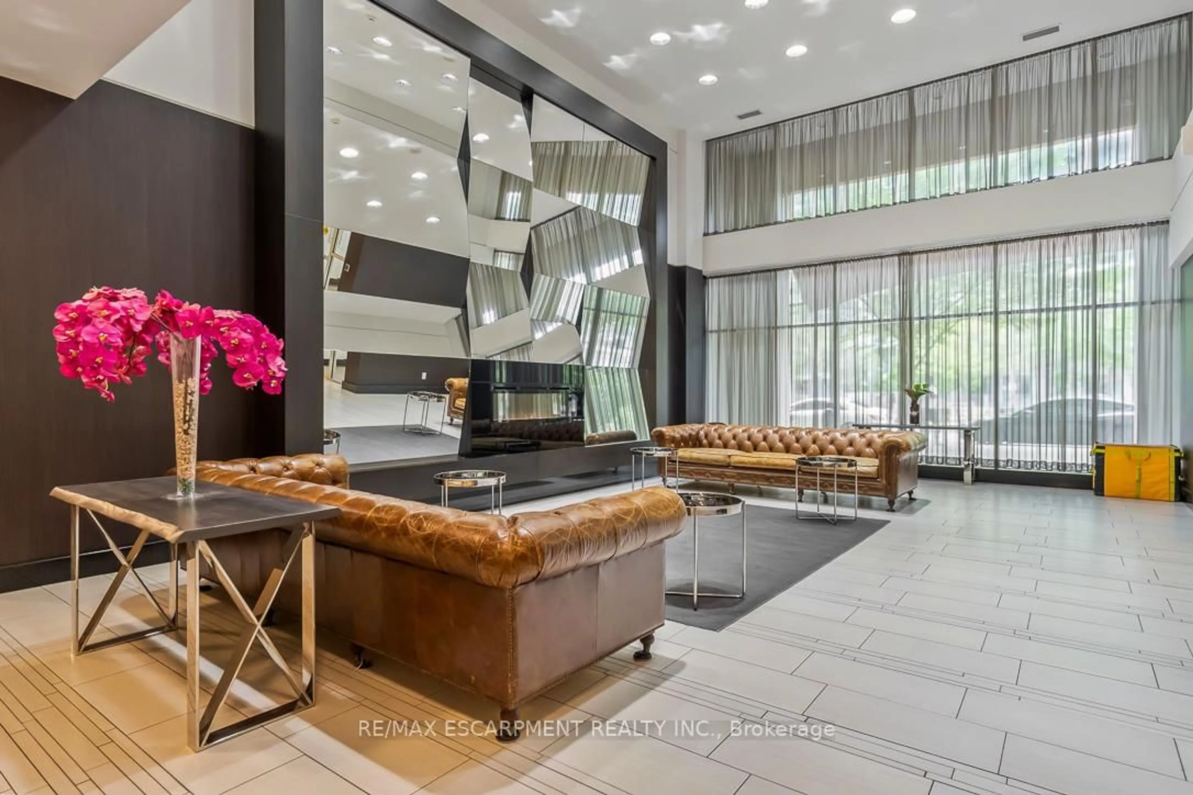 Lobby for 35 Bastion St #1817, Toronto Ontario M5V 0C2