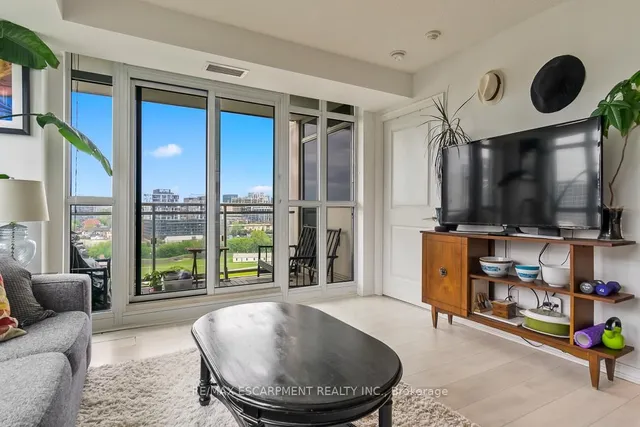 Additional property image - 35 Bastion St Unit 1817