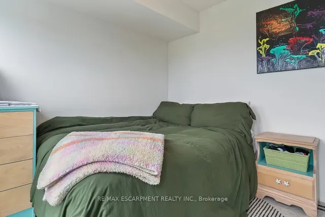Additional property image - 35 Bastion St Unit 1817