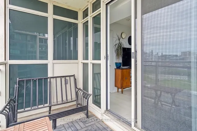 Additional property image - 35 Bastion St Unit 1817