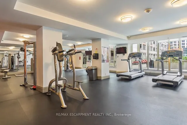 Additional property image - 35 Bastion St Unit 1817