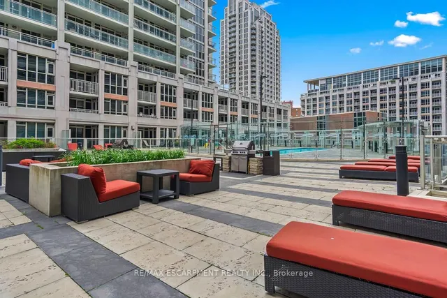 Additional property image - 35 Bastion St Unit 1817