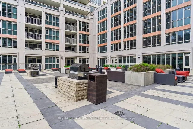 Additional property image - 35 Bastion St Unit 1817