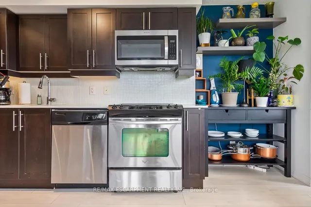 Additional property image - 35 Bastion St Unit 1817