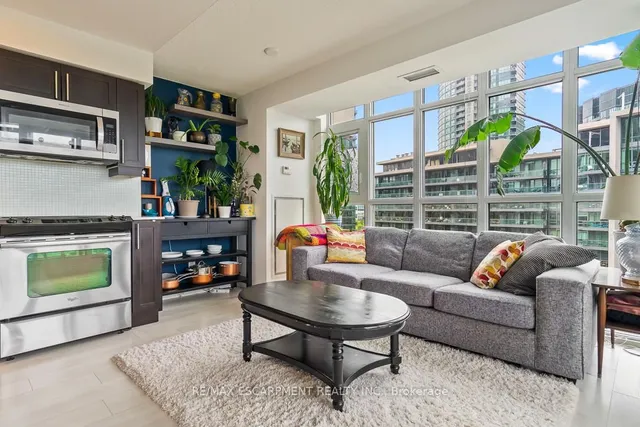 Additional property image - 35 Bastion St Unit 1817