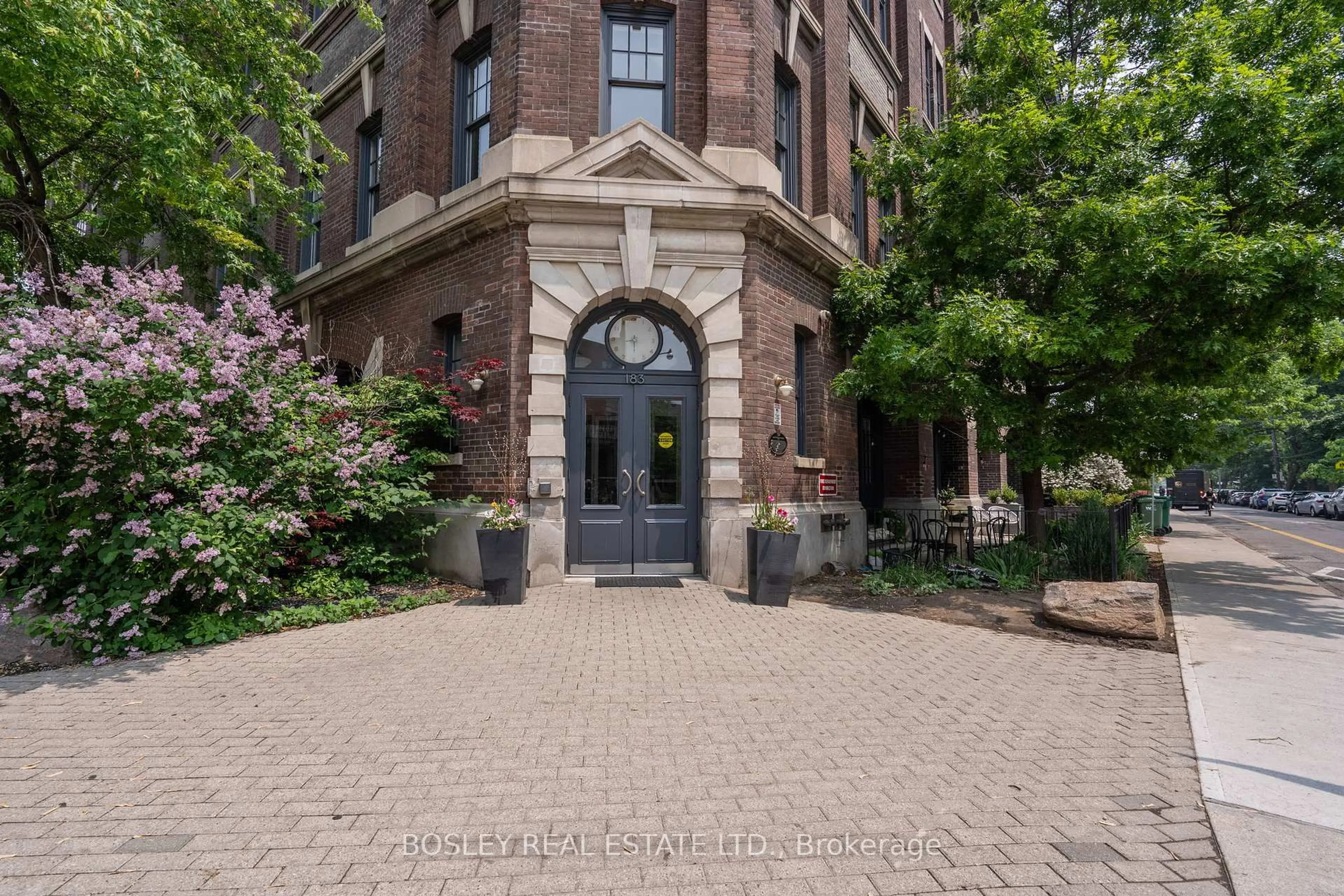 Unknown for 183 Dovercourt Rd #306, Toronto Ontario M6J 3C1