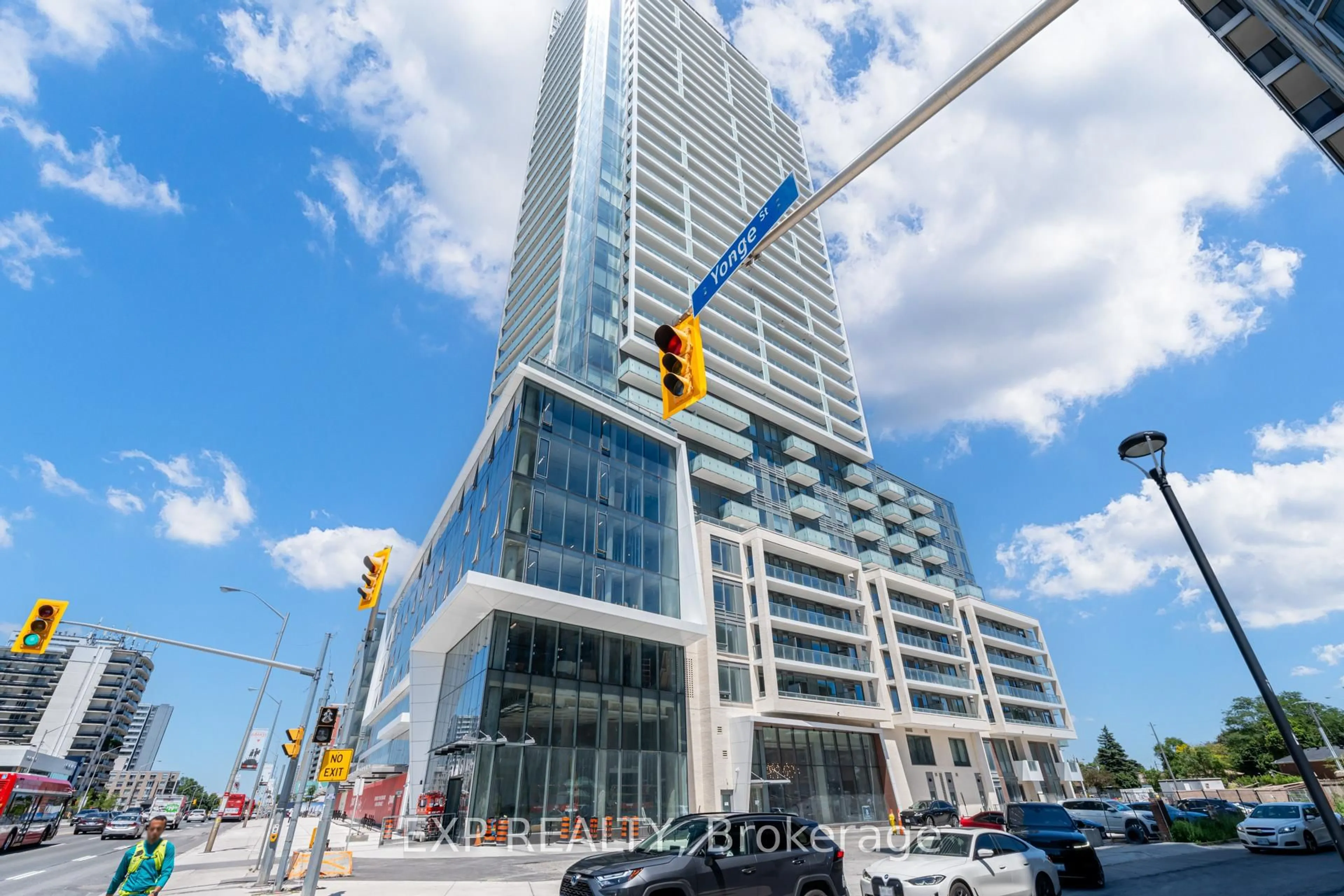 Indoor foyer for 8 Olympic Gdn S Dr #1906, Toronto Ontario M2N 0B9