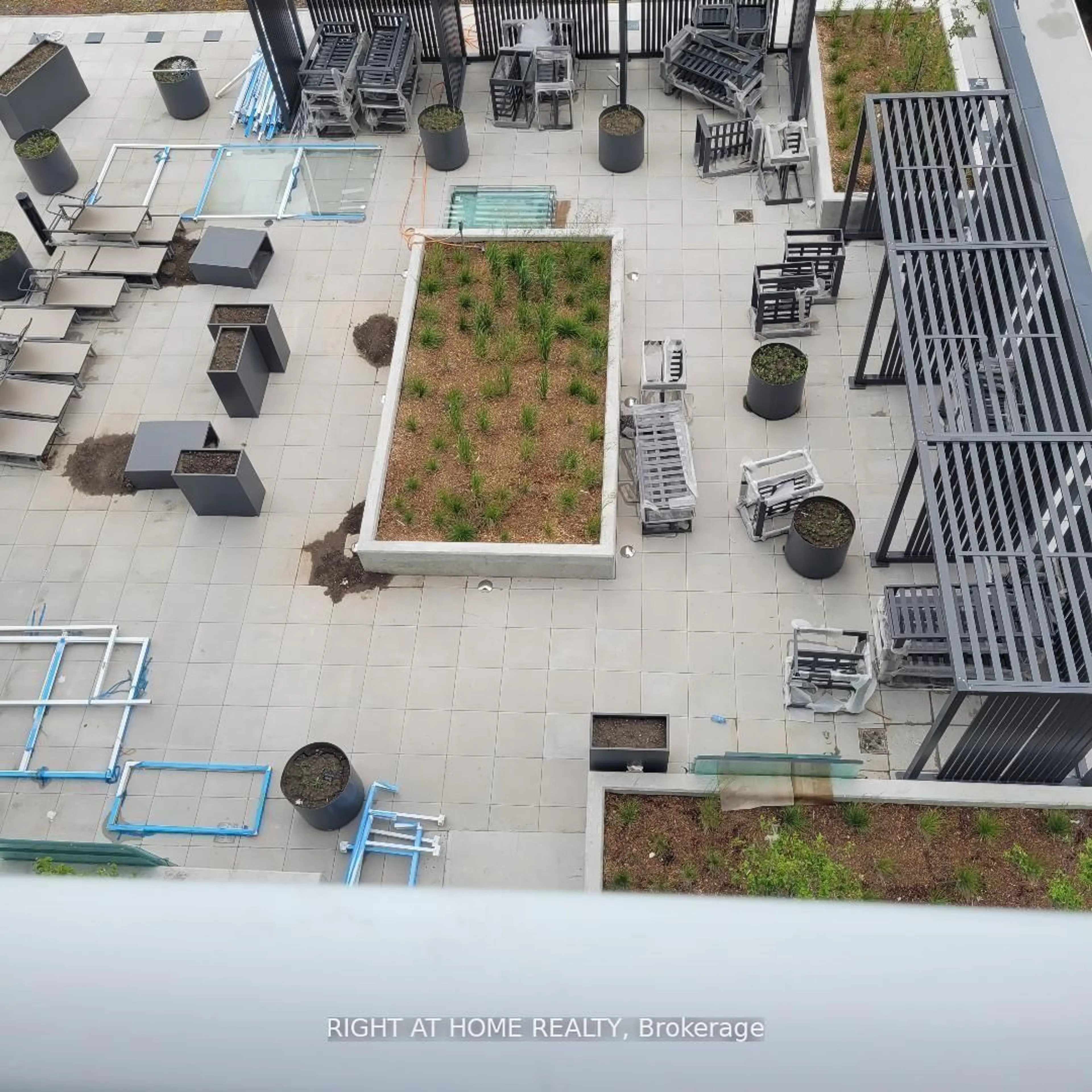 A pic from outside/outdoor area/front of a property/back of a property/a pic from drone, city buildings view from balcony for 188 Fairview mall Dr #1507, Toronto Ontario M2J 0H7