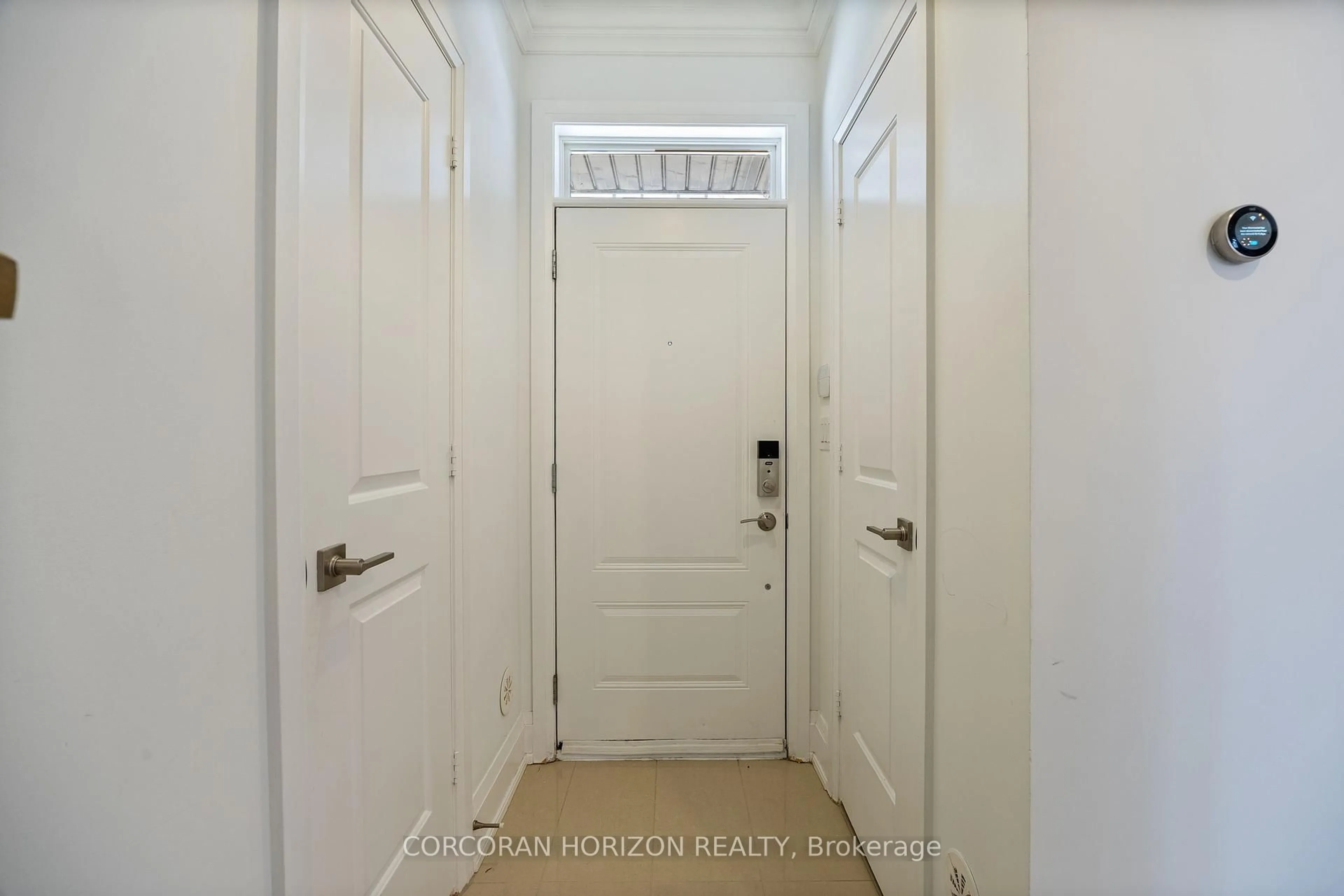 Indoor entryway for 9 Oakburn Cres #TH39, Toronto Ontario M2N 2T5