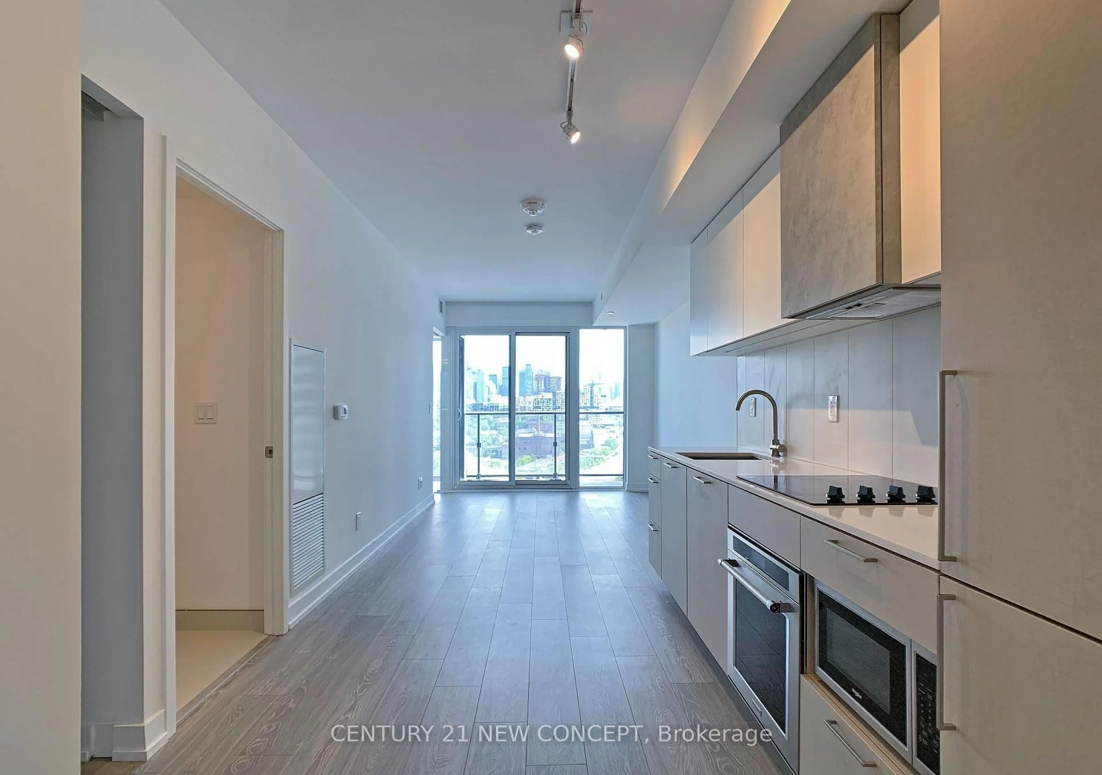 Standard kitchen, unknown for 19 Western Battery Rd #1020, Toronto Ontario M6K 0E3