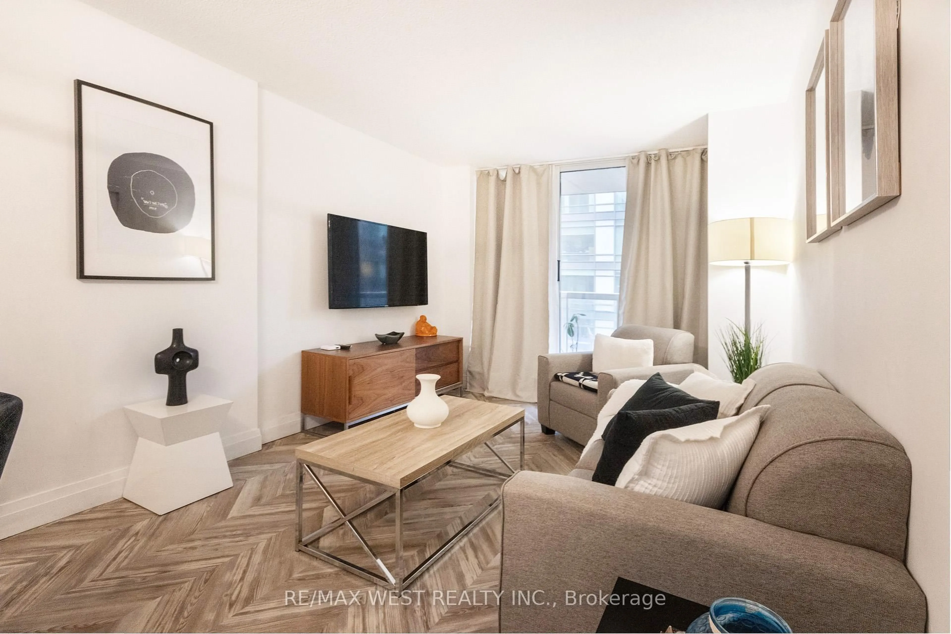 Living room with furniture, unknown for 330 Adelaide St #302, Toronto Ontario M5A 4S9
