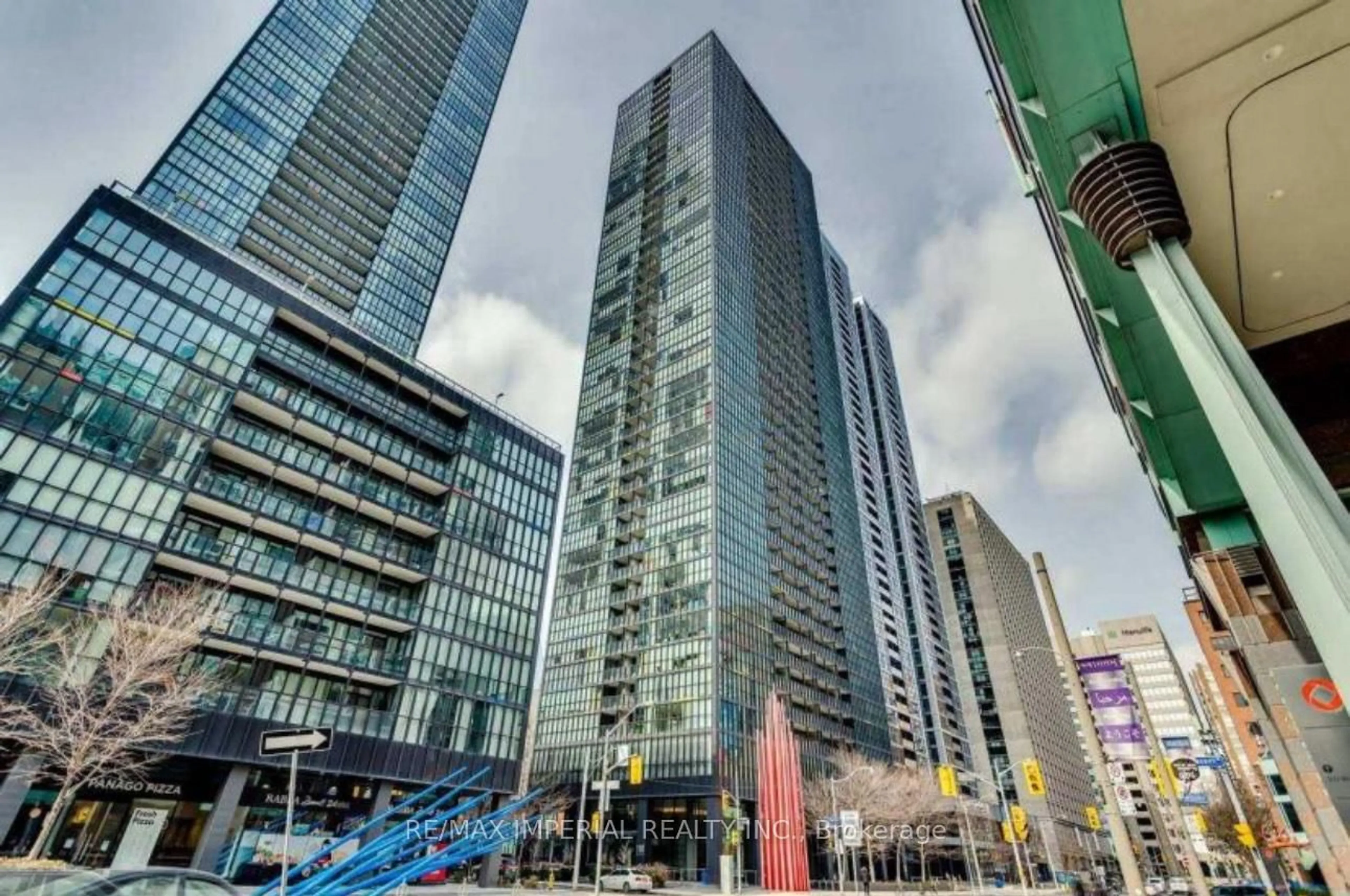 Unknown for 110 Charles St #3308, Toronto Ontario M4Y 1T5