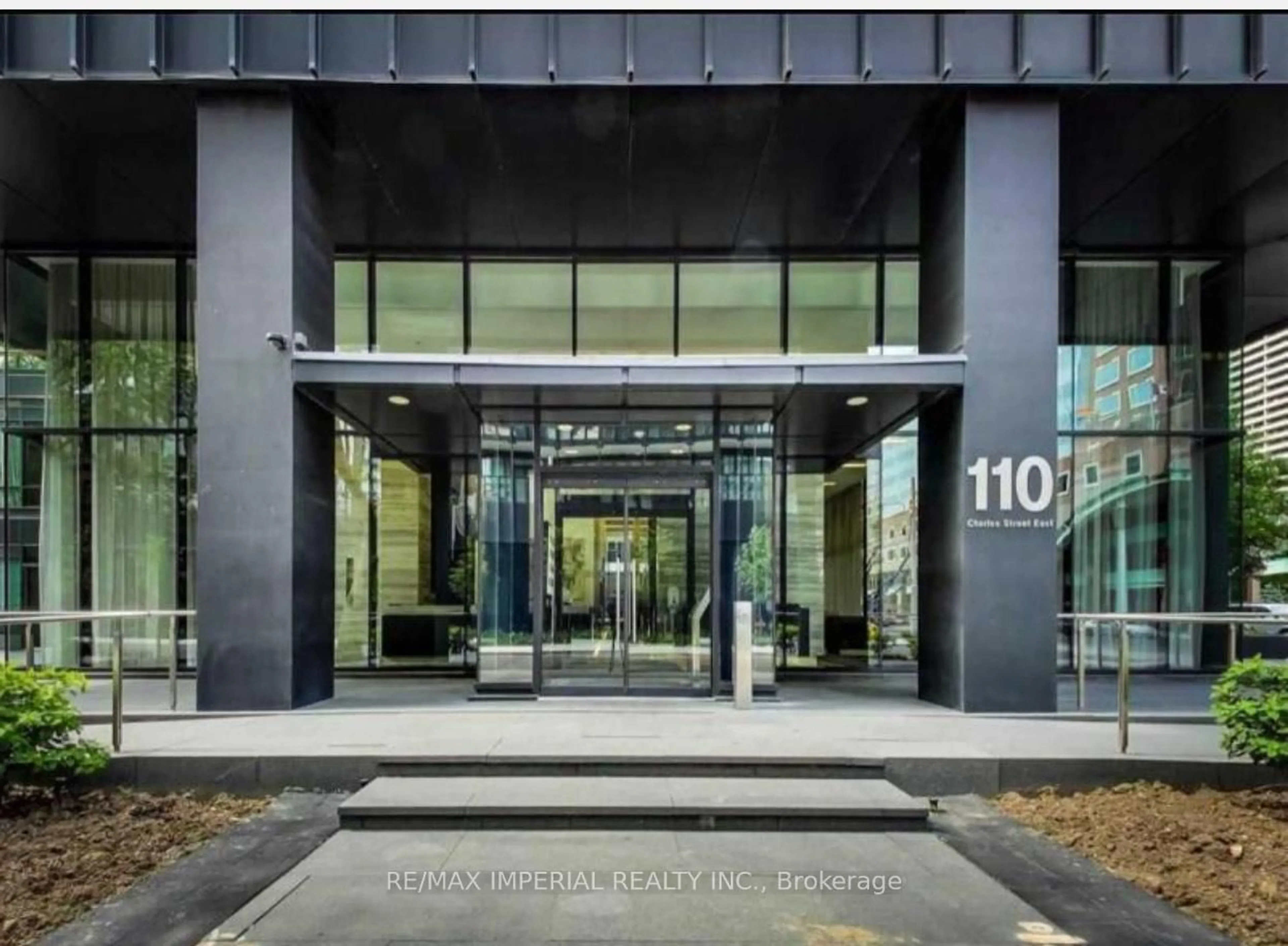Indoor foyer for 110 Charles St #3308, Toronto Ontario M4Y 1T5