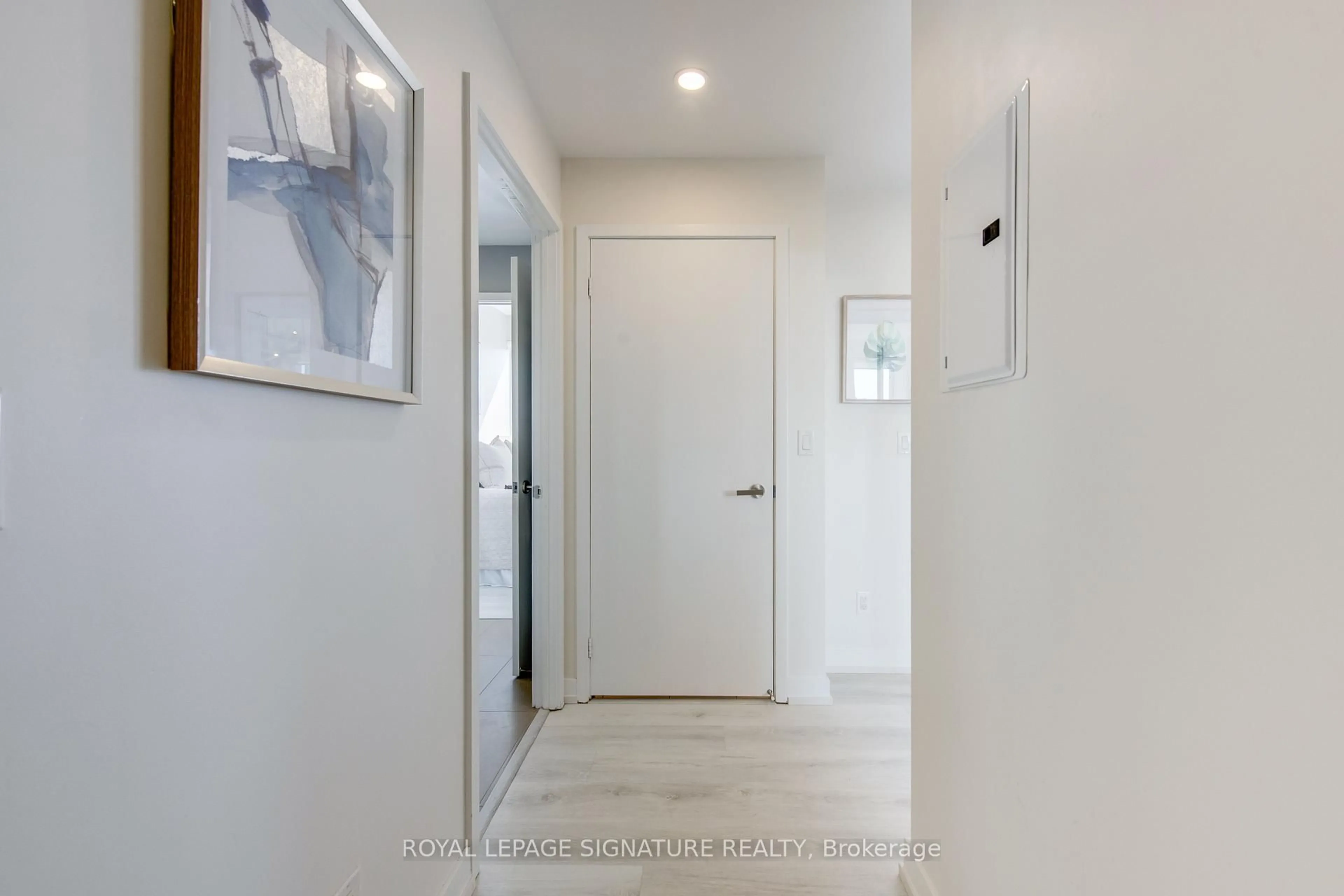 Indoor entryway for 170 Sumach St #902, Toronto Ontario M5A 0C3