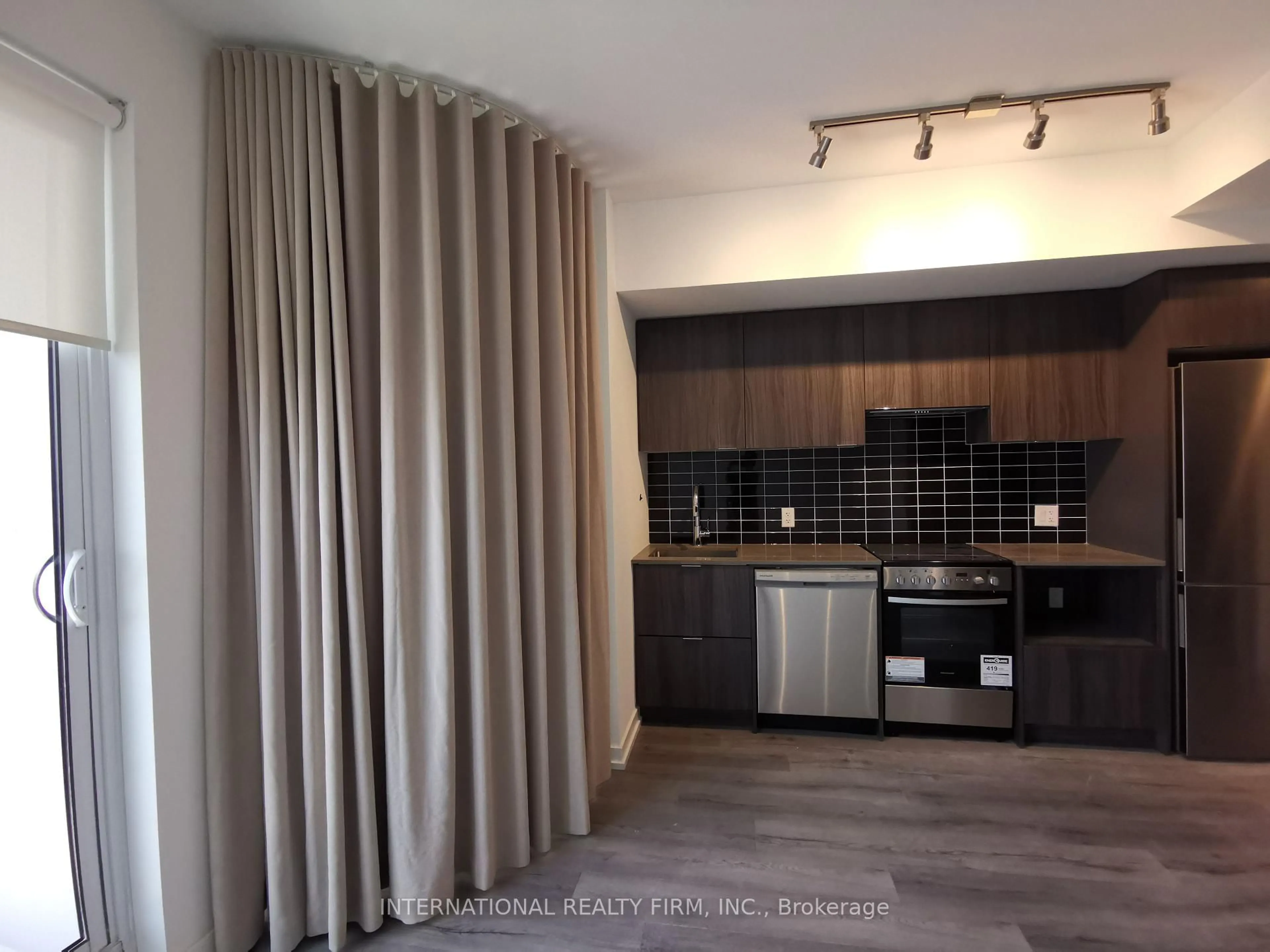 Unknown for 395 Bloor St #5101, Toronto Ontario M4W 0B4