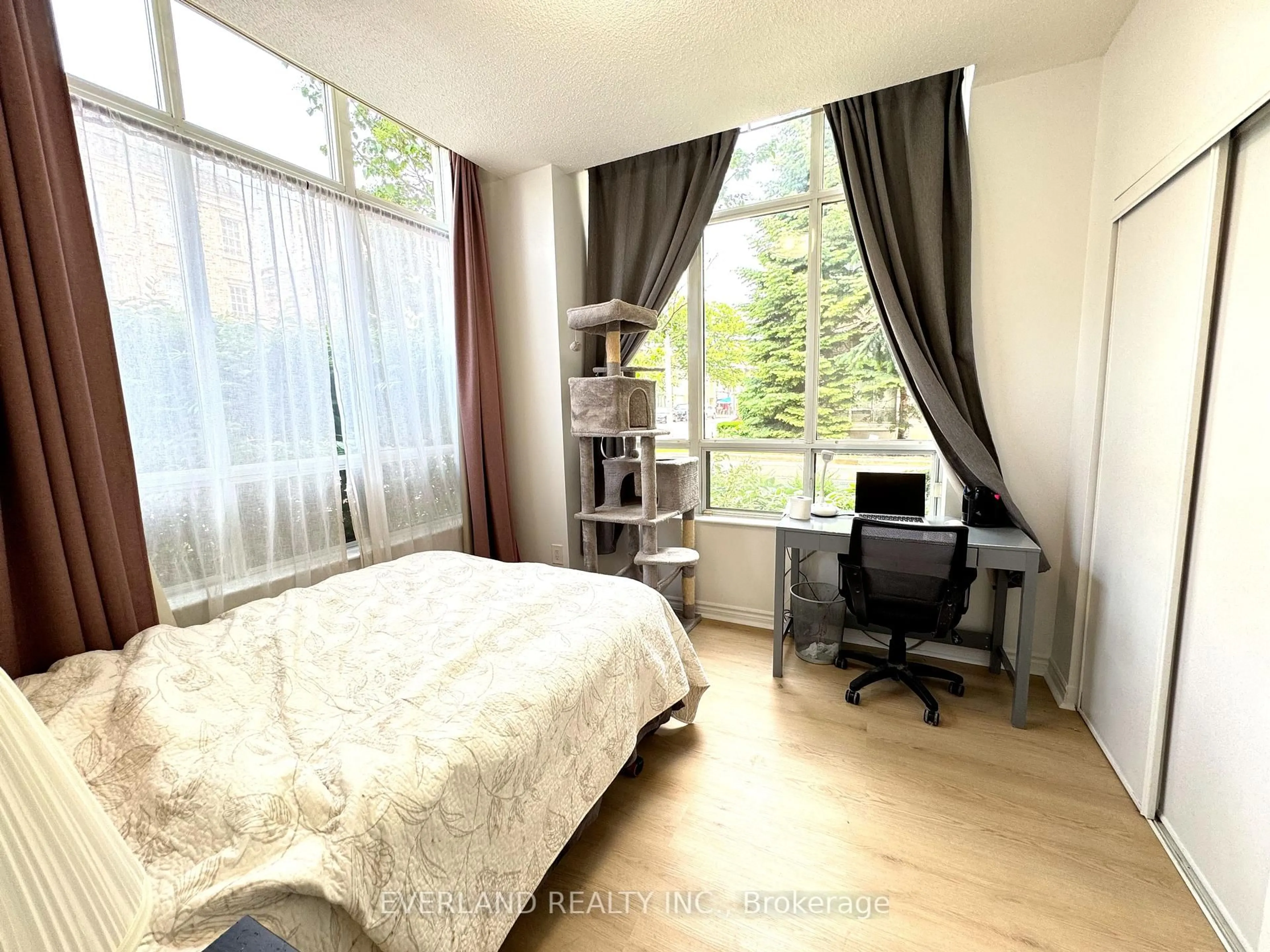 A pic of a room for 195 Merton St #105, Toronto Ontario M4S 3H6