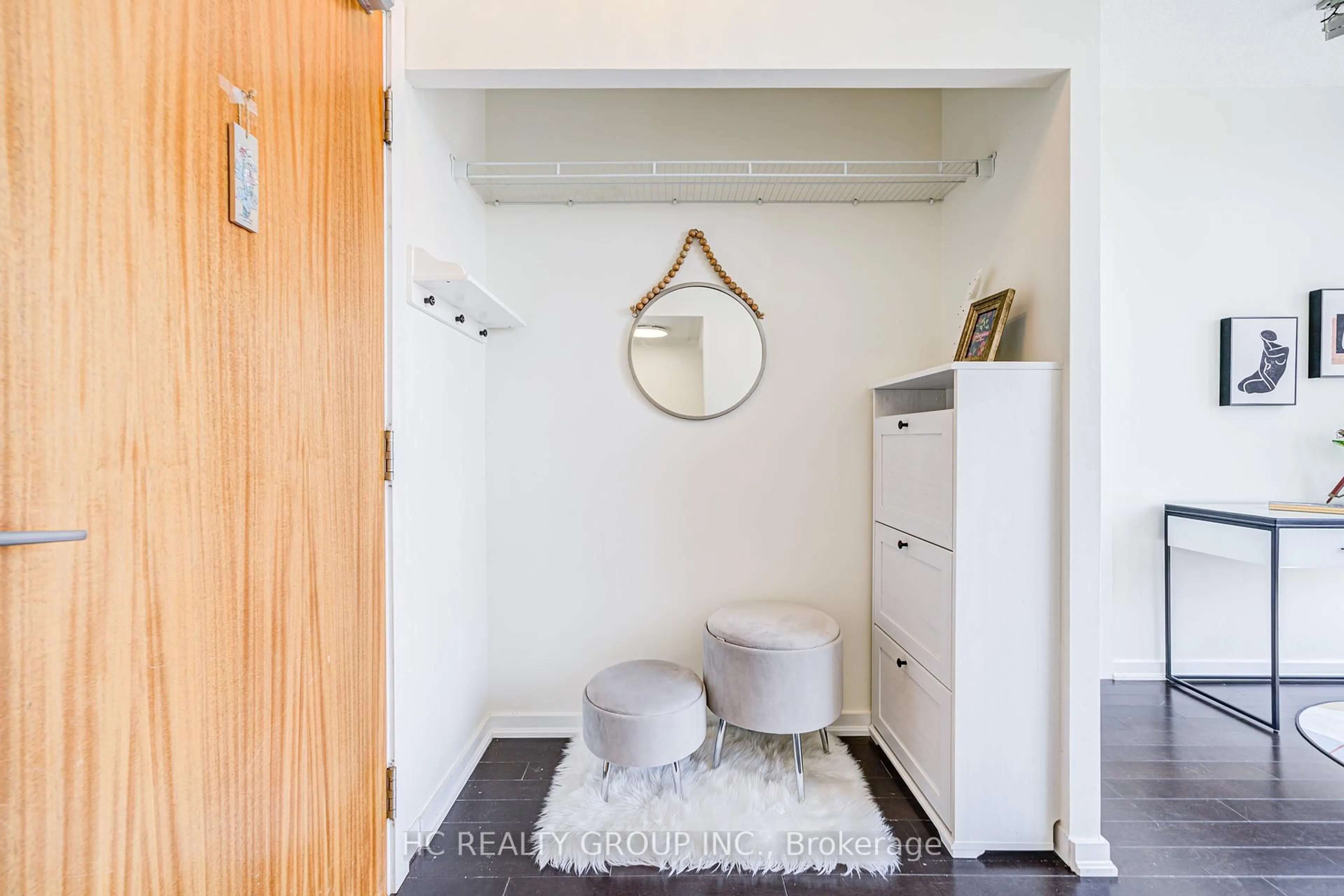 Indoor entryway for 30 Canterbury Pl #503, Toronto Ontario M2N 0B9
