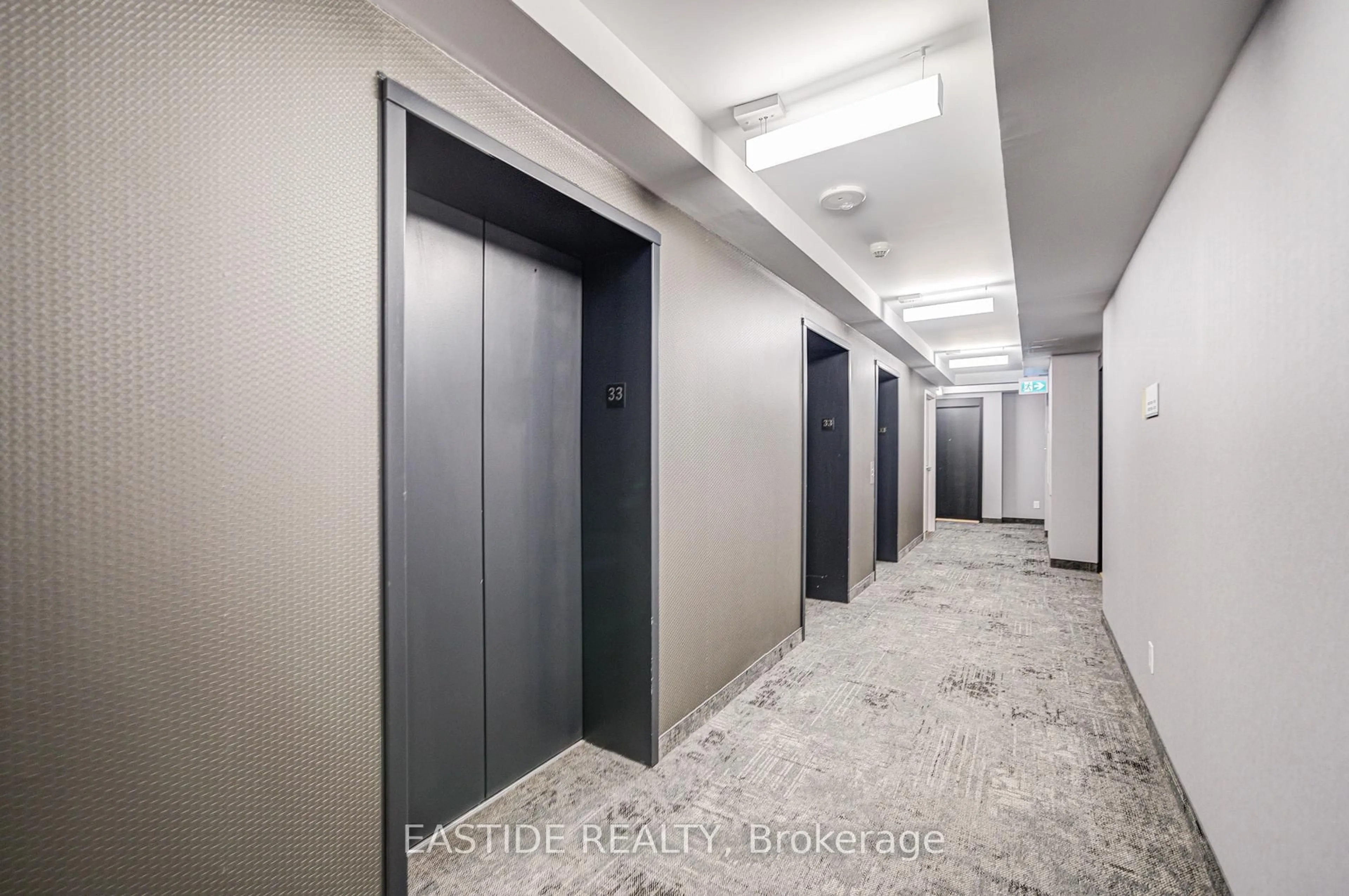 Indoor foyer for 159 Wellesley St #3301, Toronto Ontario M4Y 0H5