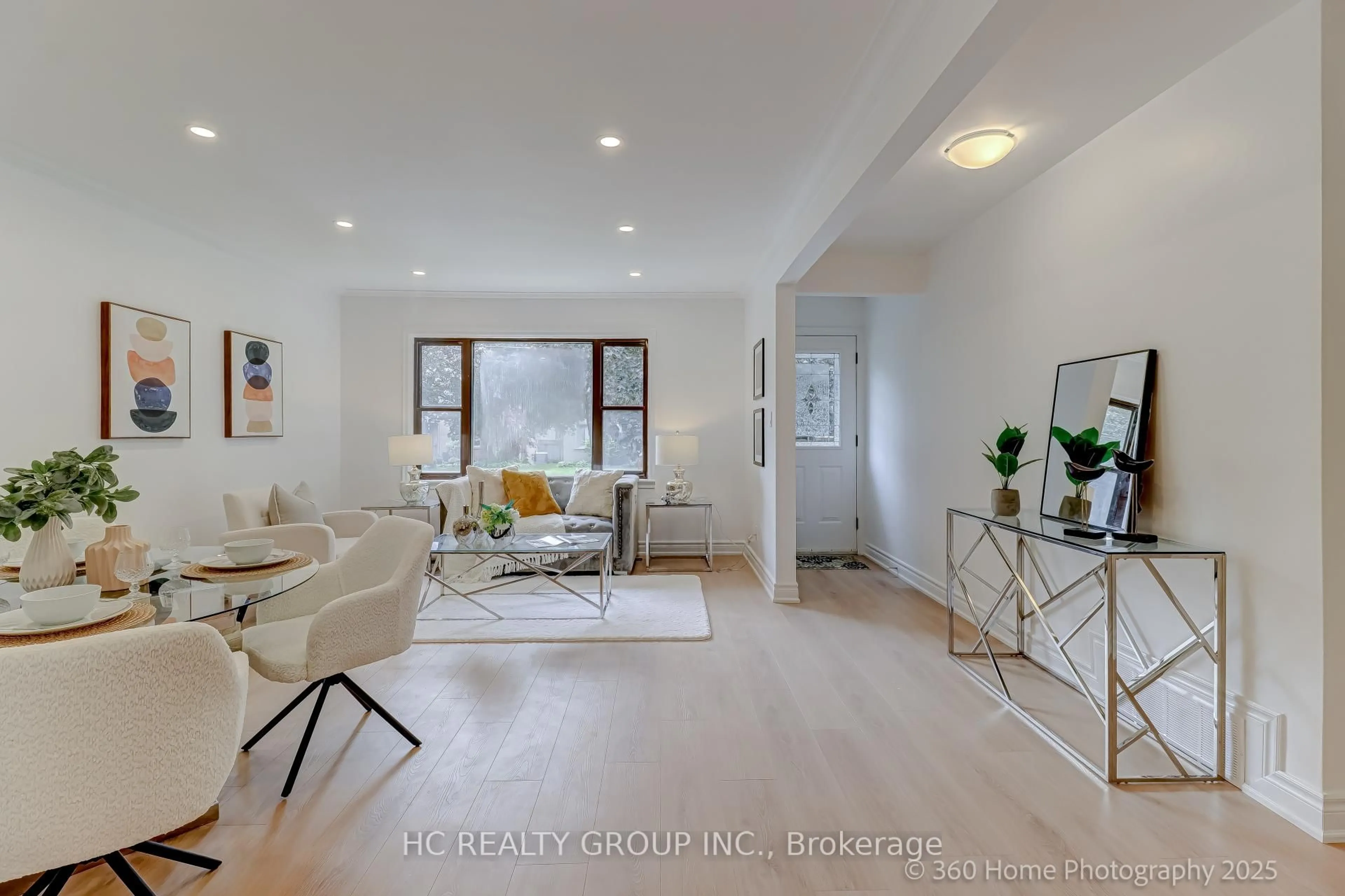 Living room with furniture, unknown for 597 Conacher Dr, Toronto Ontario M2M 3M9