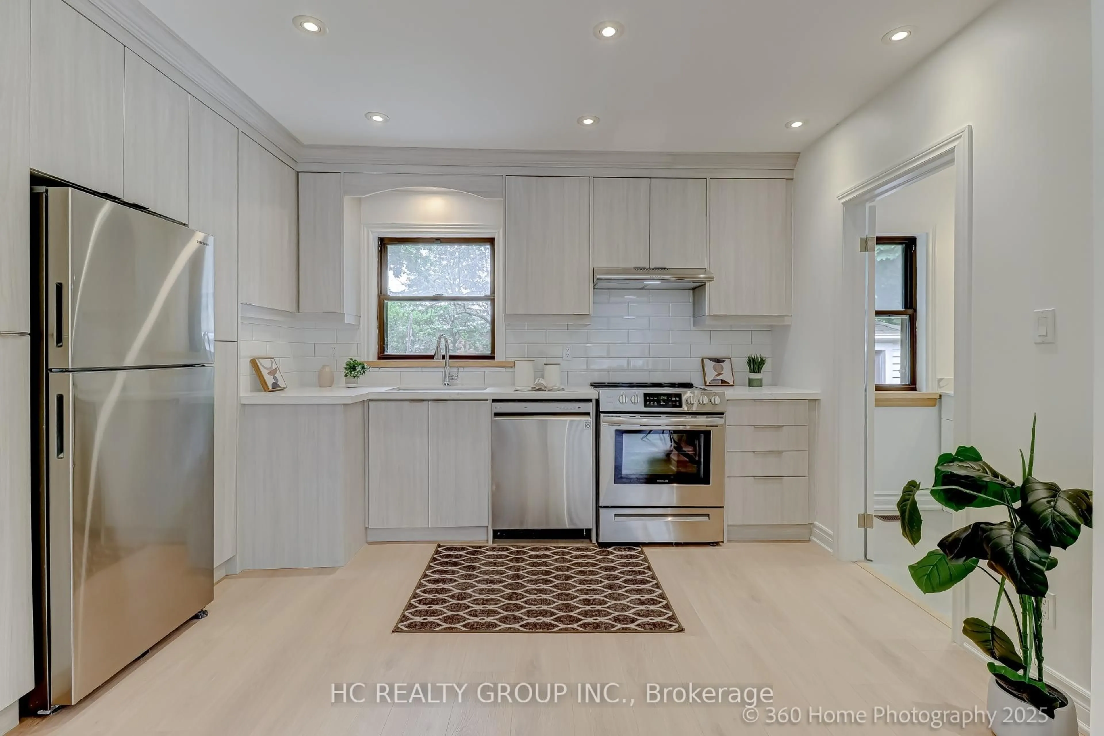 Open concept kitchen, ceramic/tile floor for 597 Conacher Dr, Toronto Ontario M2M 3M9