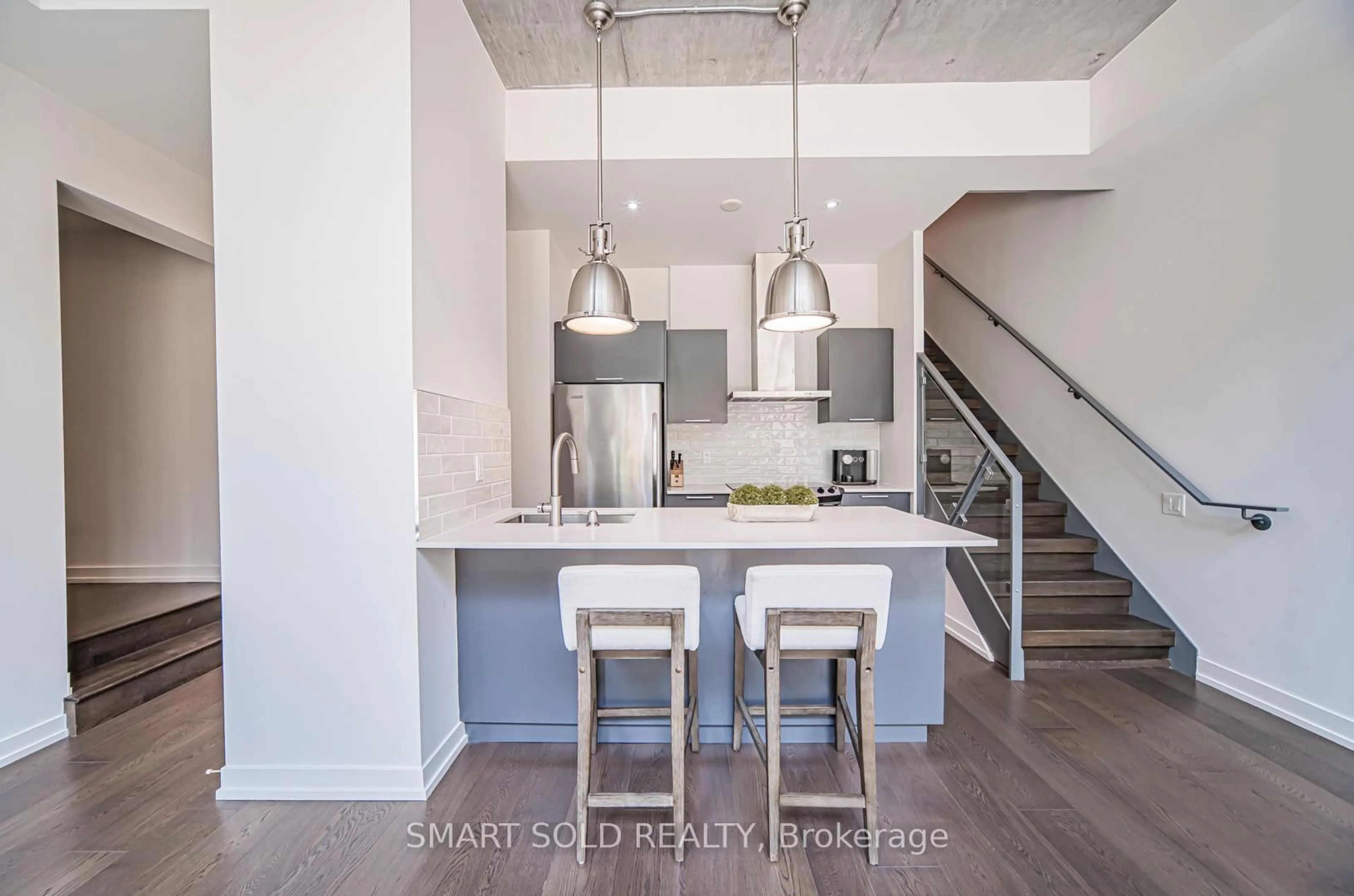 Contemporary kitchen, unknown for 650 King St #106, Toronto Ontario M5V 0H6