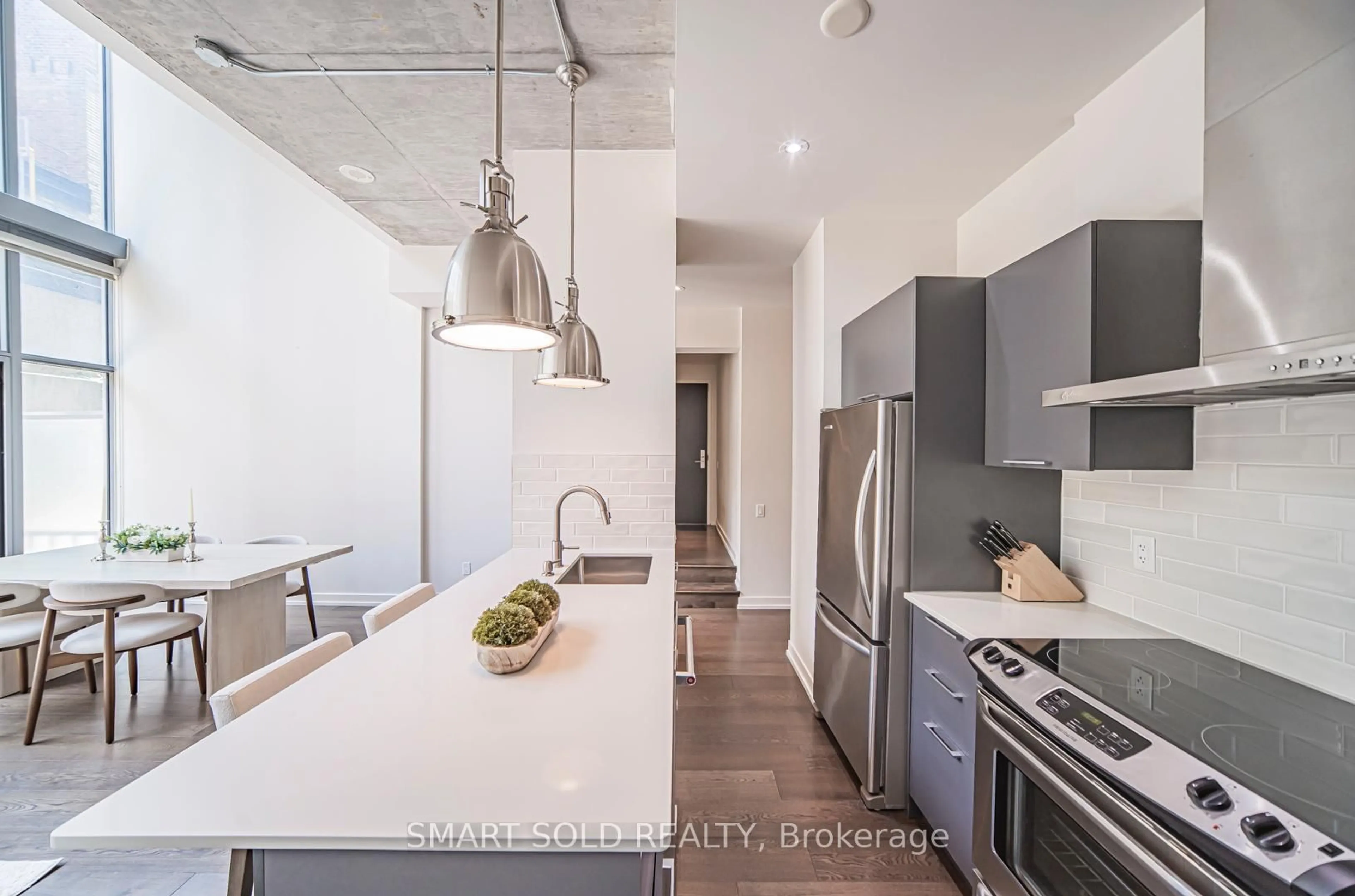 Contemporary kitchen, unknown for 650 King St #106, Toronto Ontario M5V 0H6