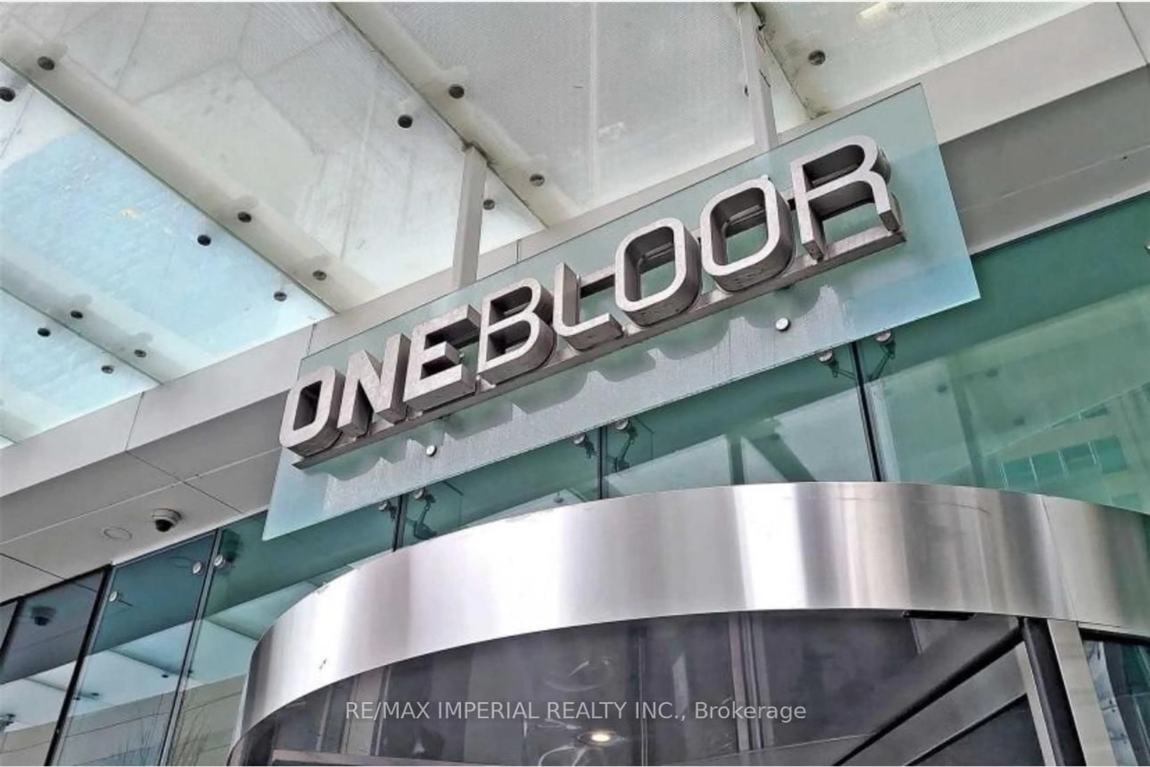 Indoor foyer for 1 Bloor St, Toronto Ontario M4W 1A9
