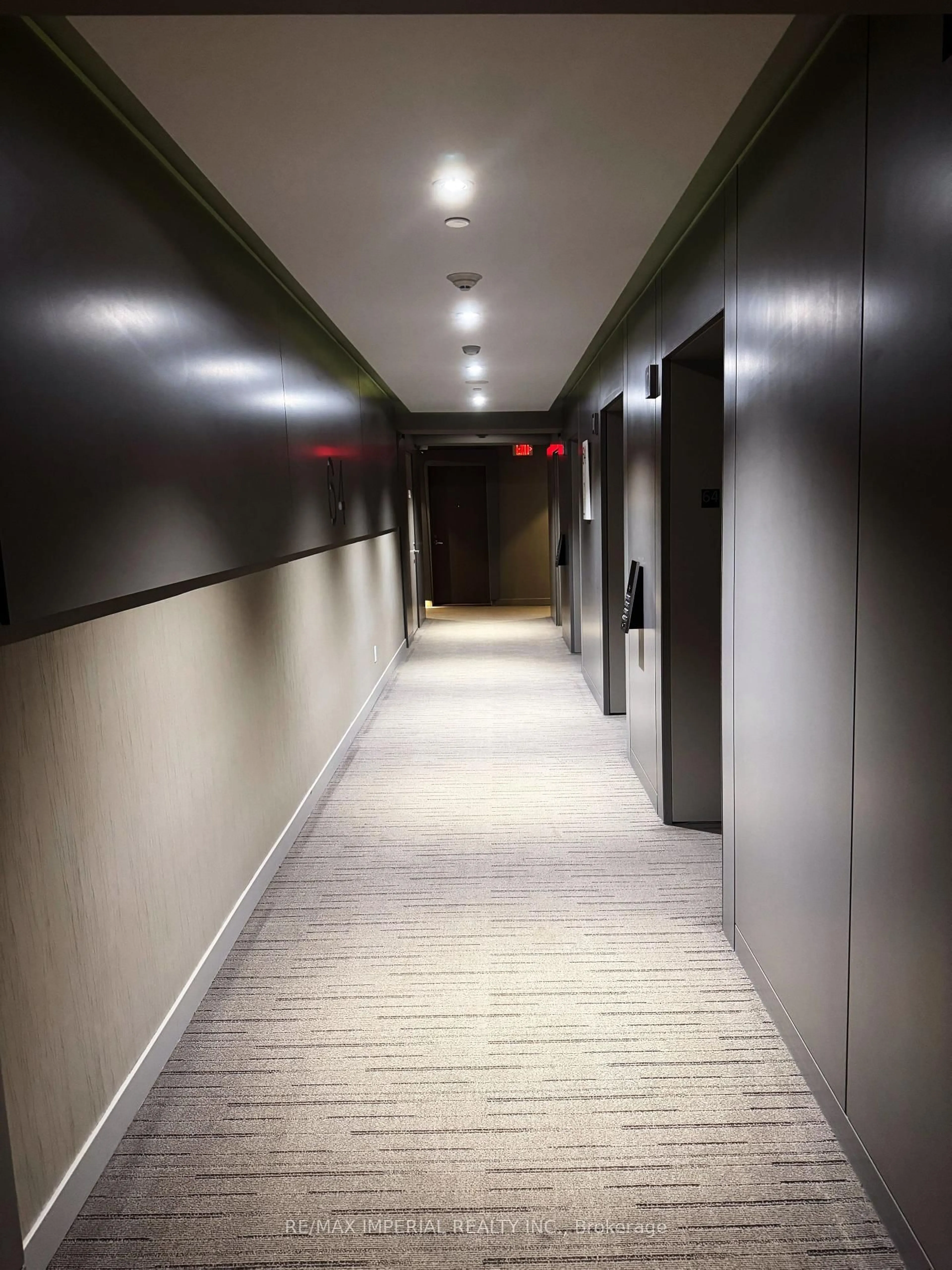 Indoor foyer for 1 Bloor St, Toronto Ontario M4W 1A9