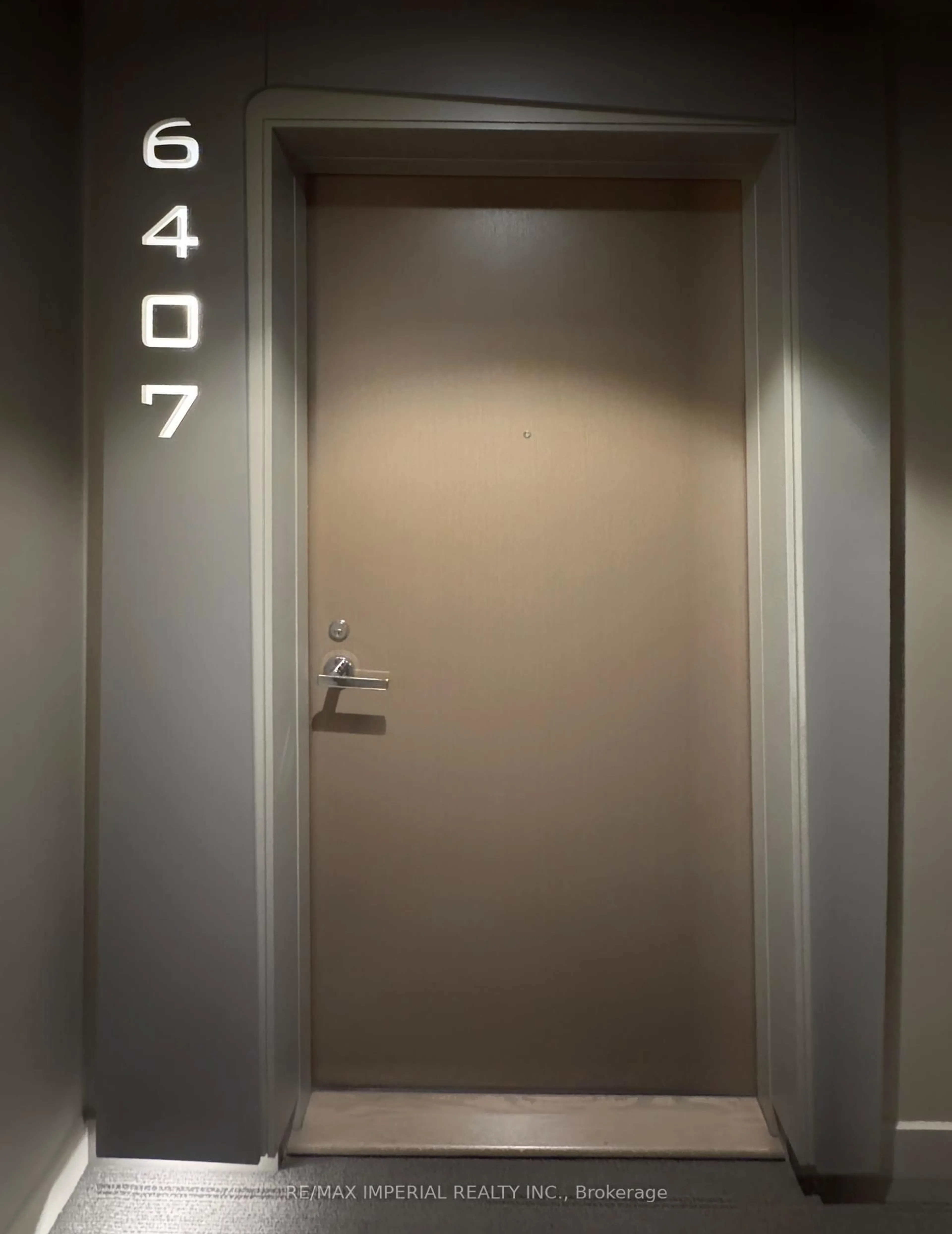 A pic of a room for 1 Bloor St, Toronto Ontario M4W 1A9