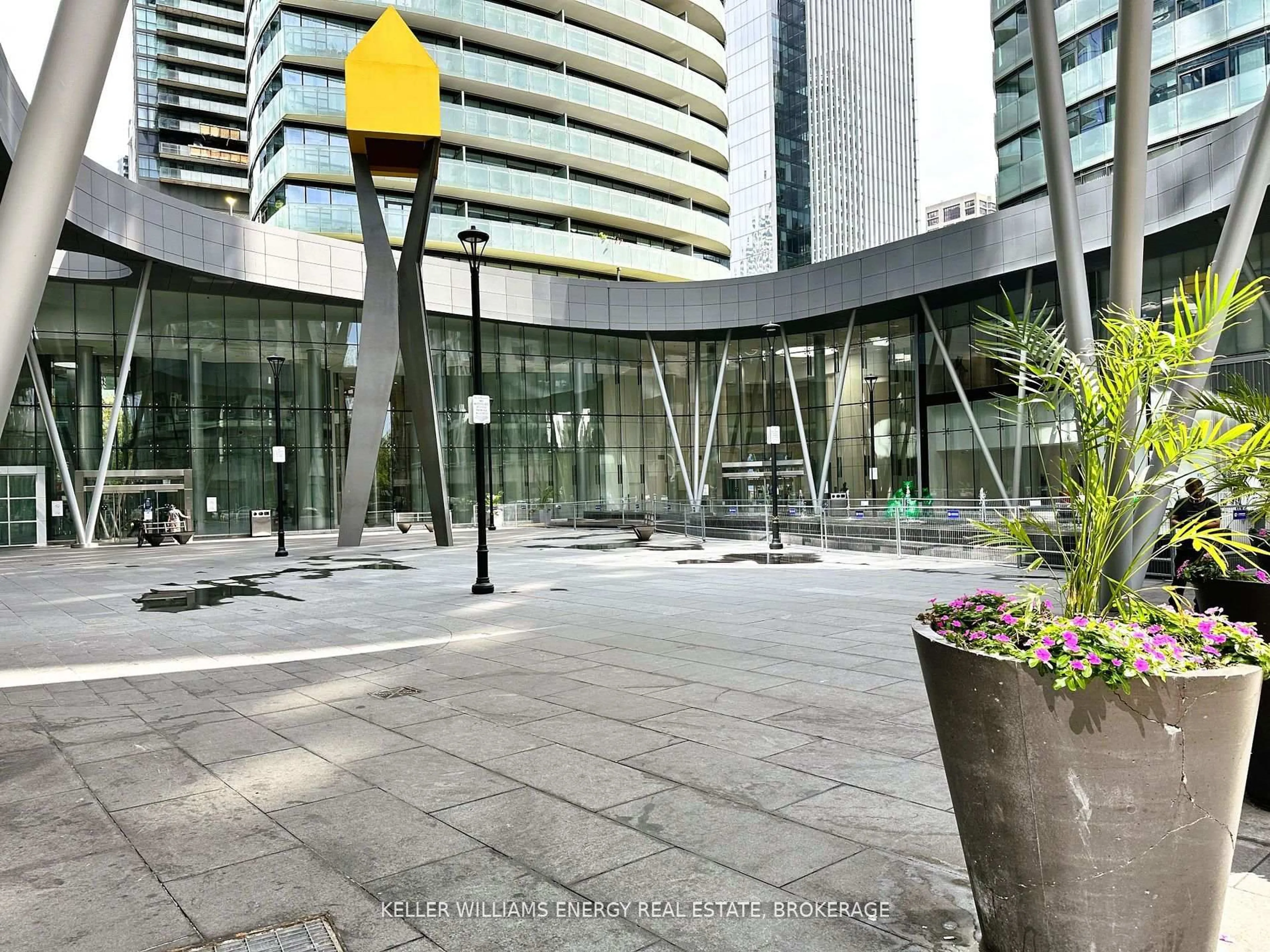 Indoor foyer for 12 York St #1409, Toronto Ontario M5J 0A9