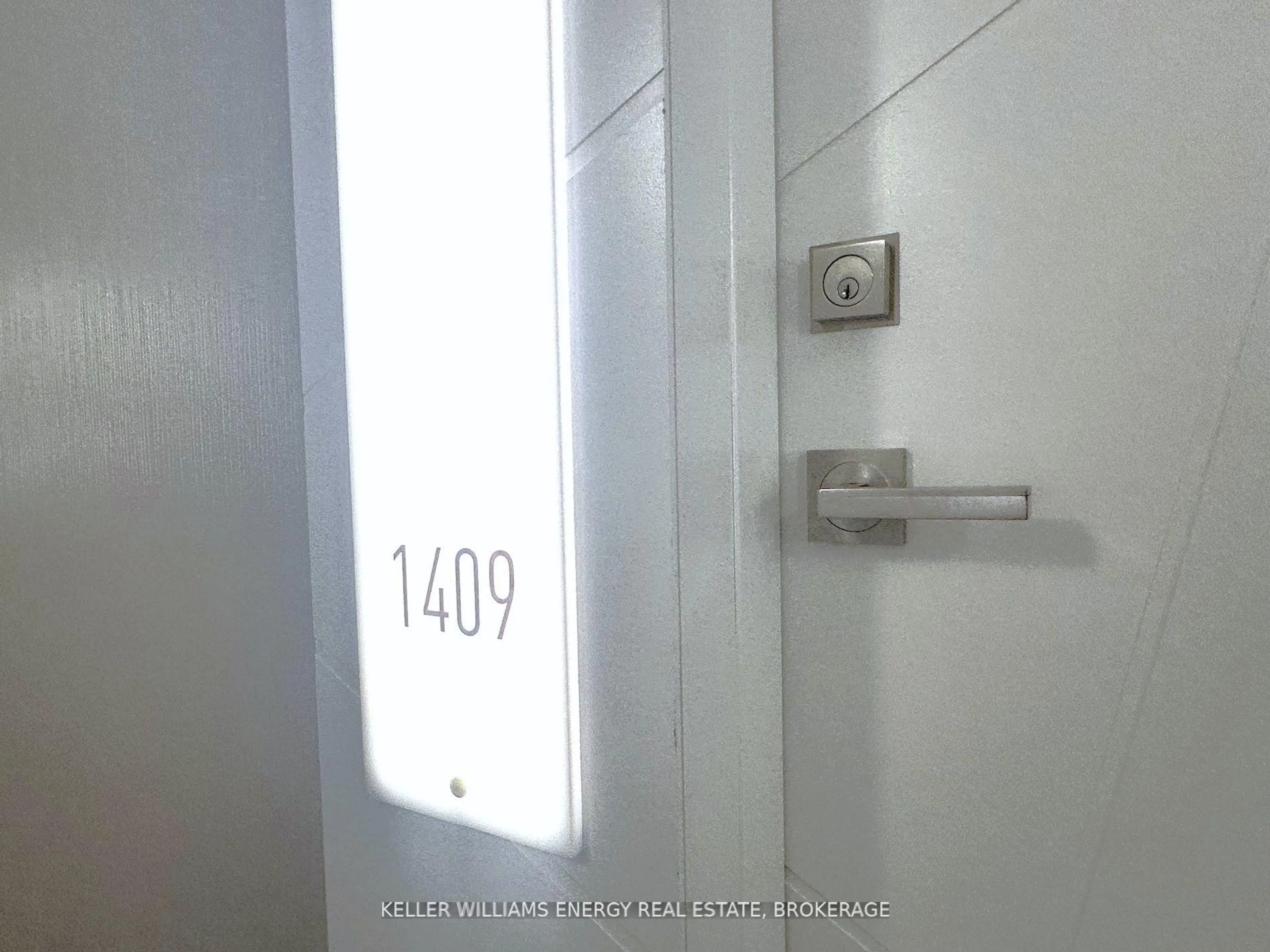 A pic of a room for 12 York St #1409, Toronto Ontario M5J 0A9