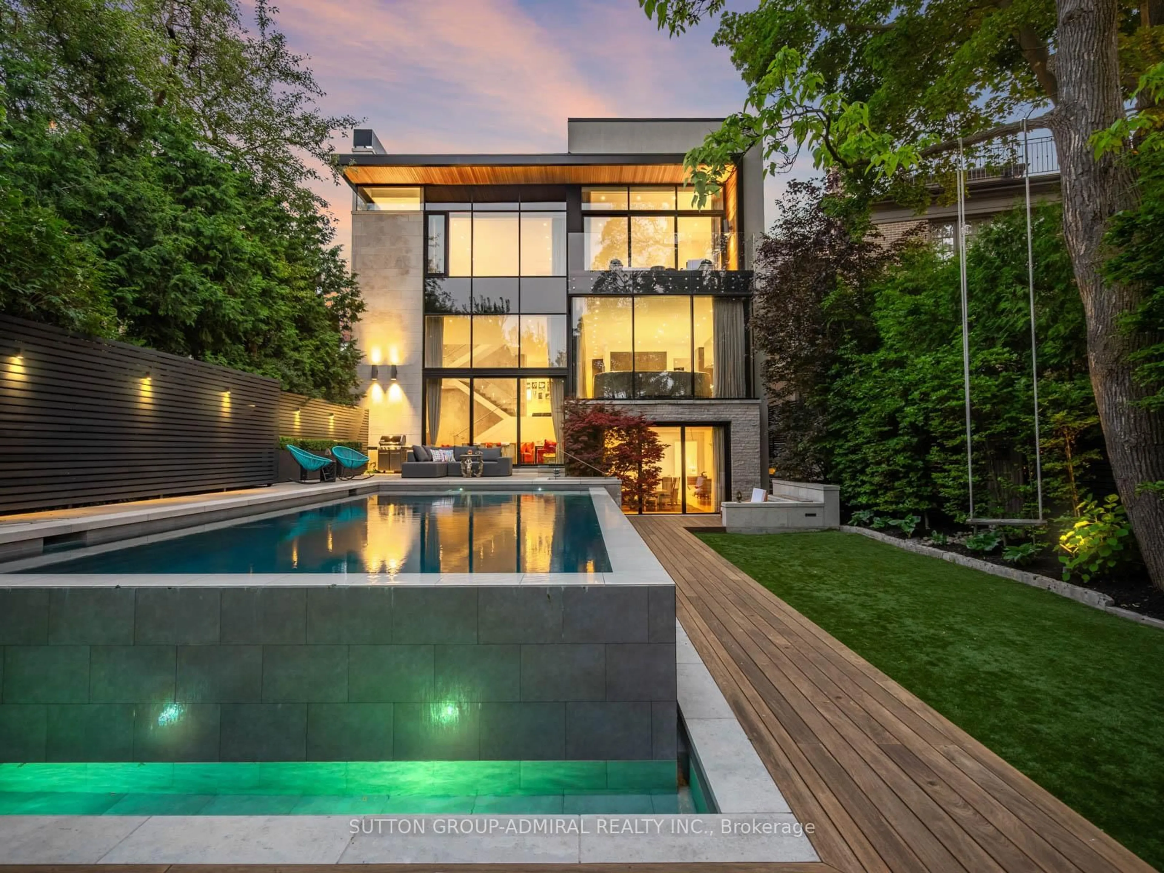 Unknown for 43 Hillholm Rd, Toronto Ontario M5P 1M4