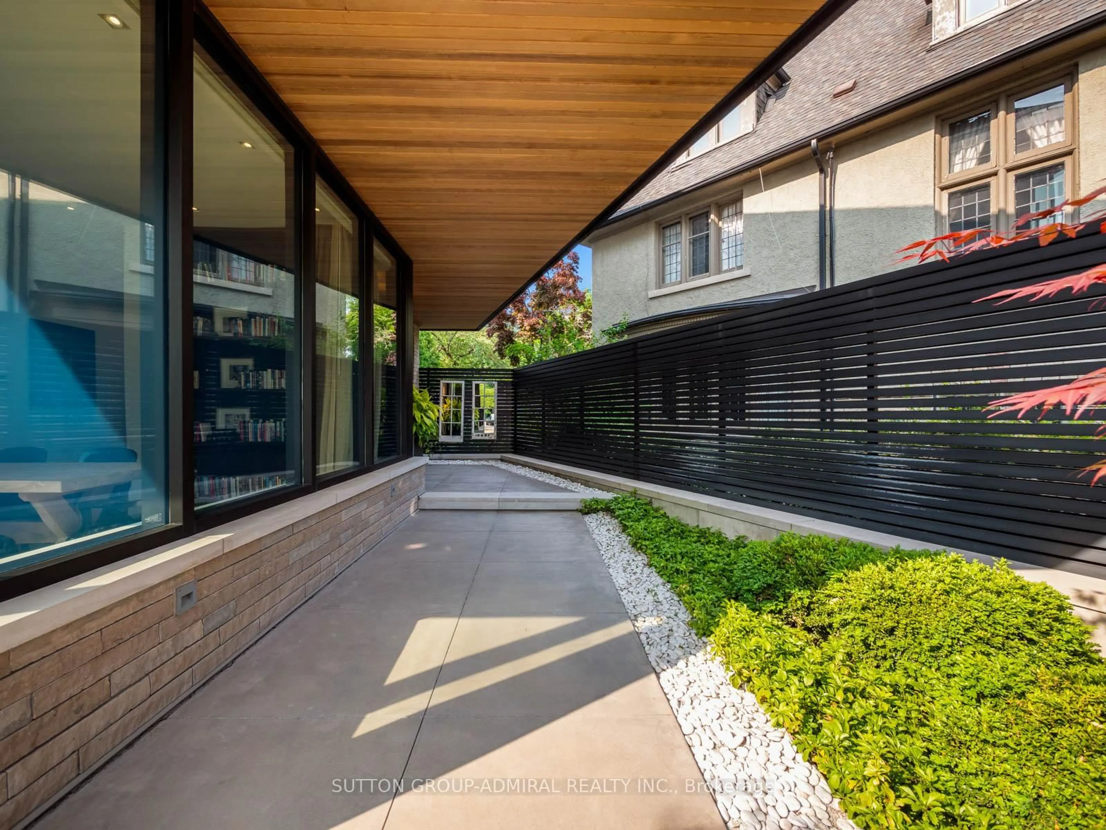 Unknown for 43 Hillholm Rd, Toronto Ontario M5P 1M4