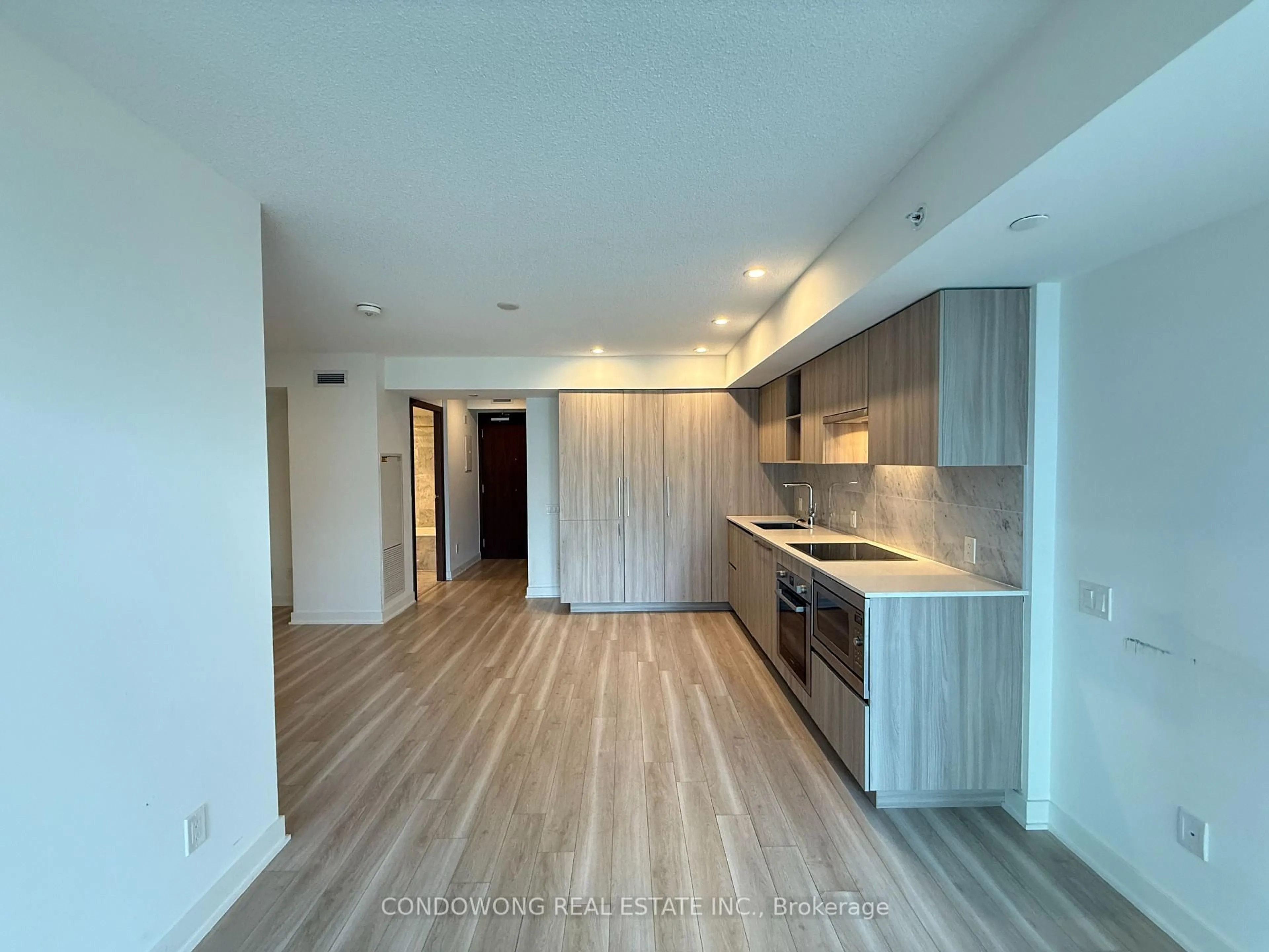 A pic of a room for 19 Bathurst St #1010, Toronto Ontario M5V 0N2